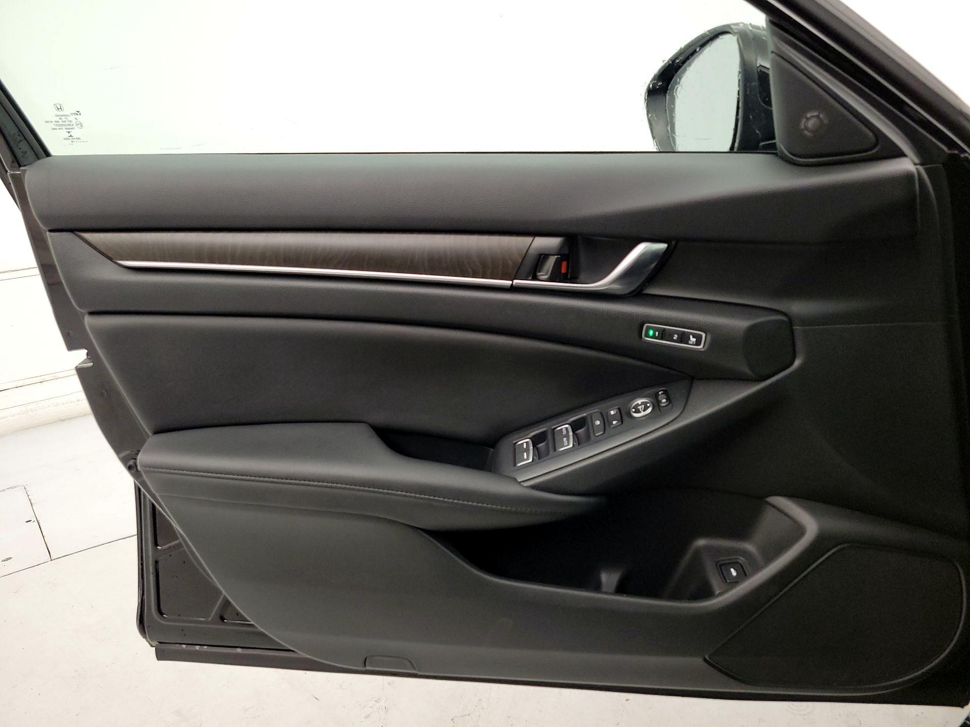 Thumbnail: 2019 Honda Accord - 12