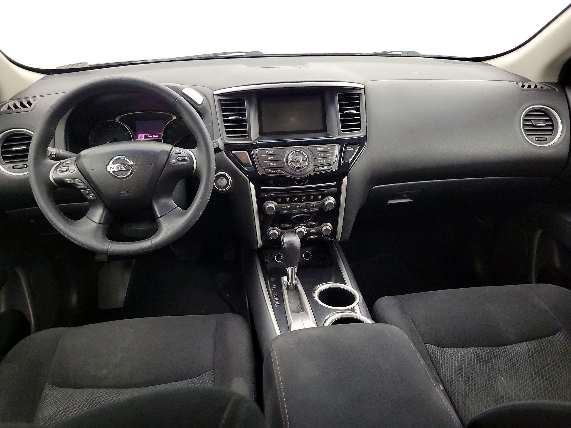 Thumbnail: 2016 Nissan Pathfinder - 9