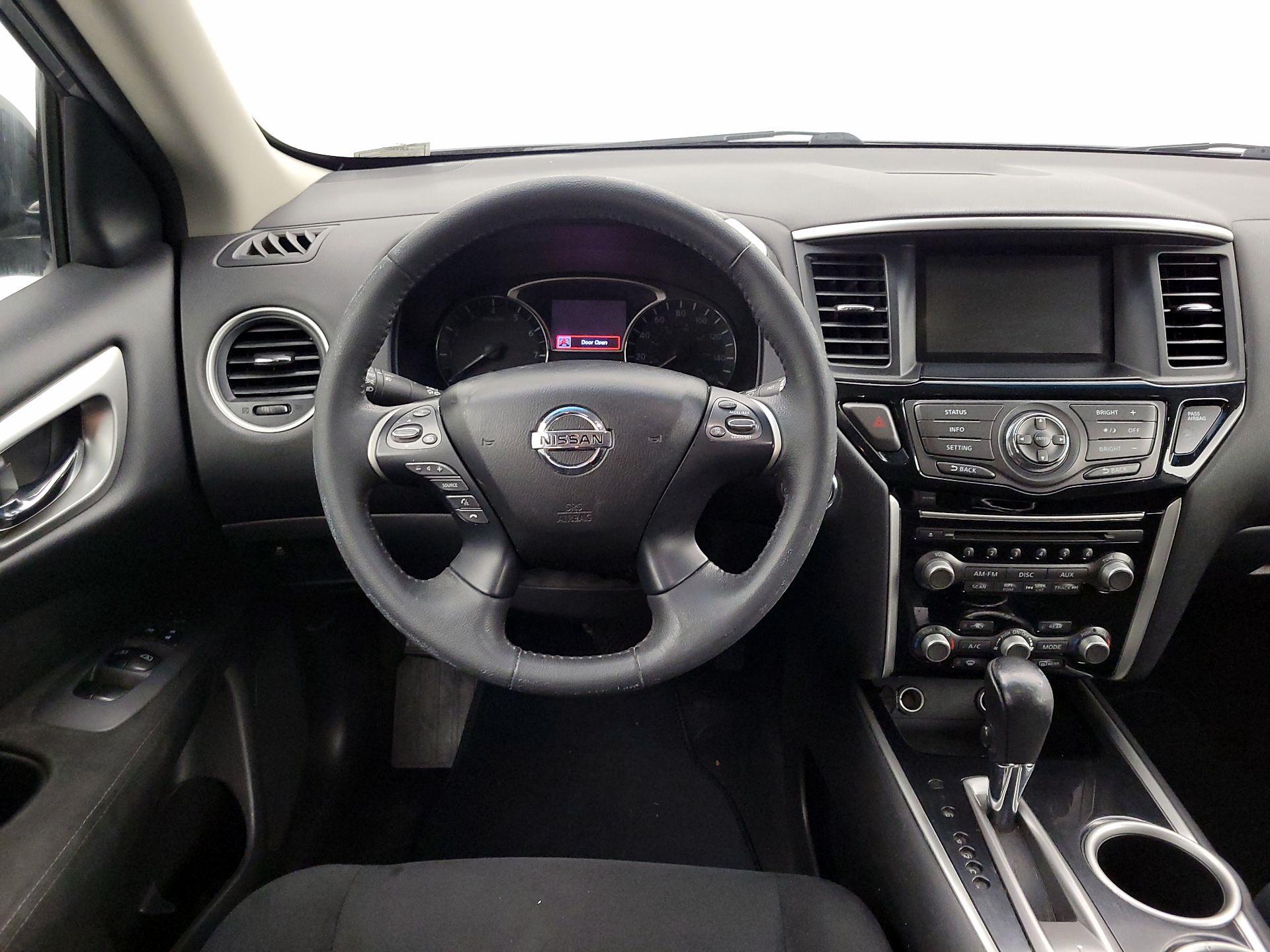 Thumbnail: 2016 Nissan Pathfinder - 10