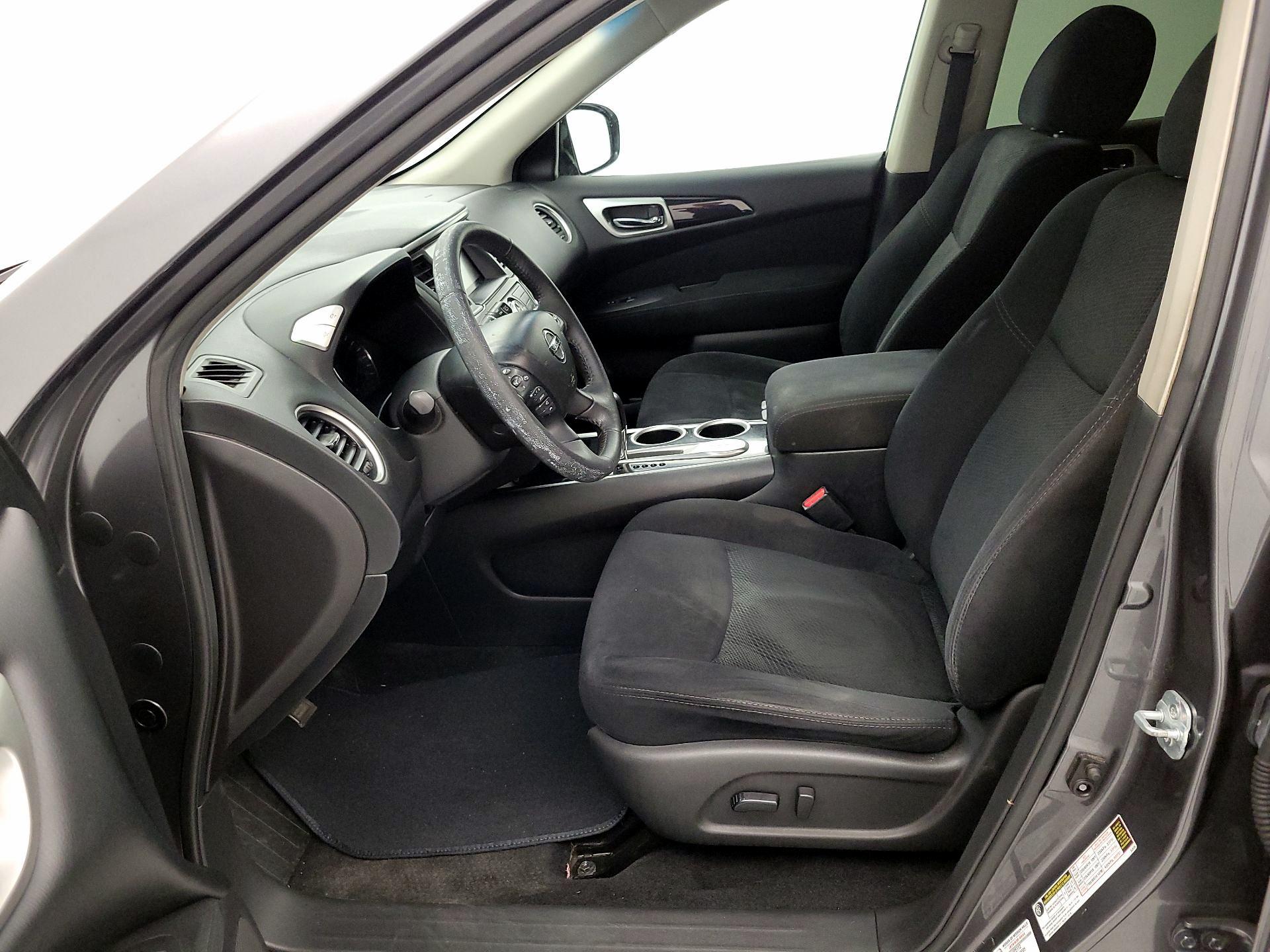 Thumbnail: 2016 Nissan Pathfinder - 11