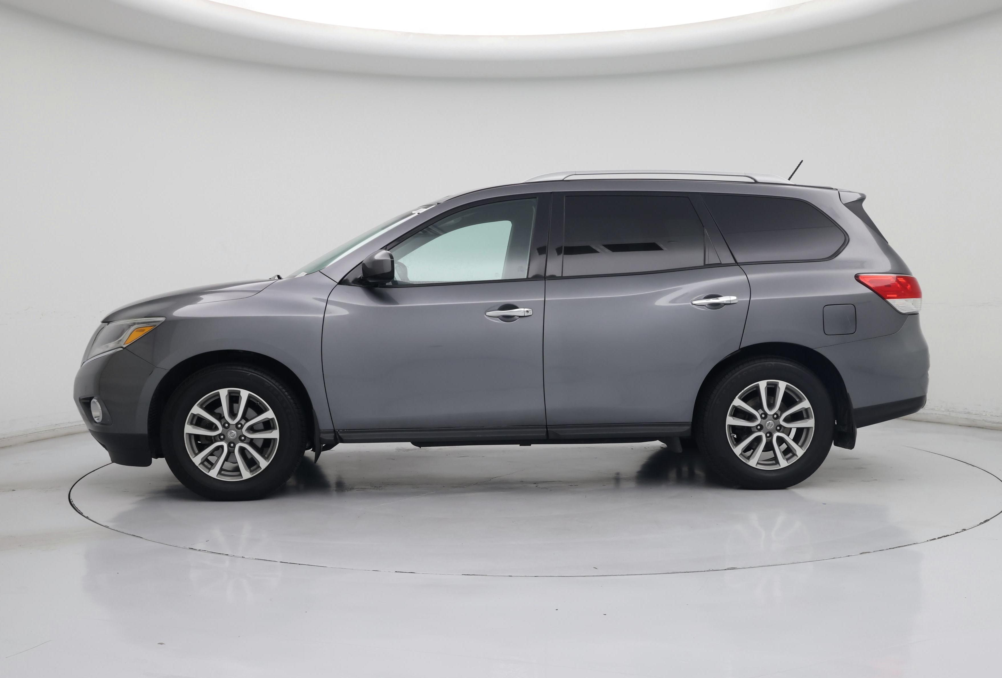 Thumbnail: 2016 Nissan Pathfinder - 3