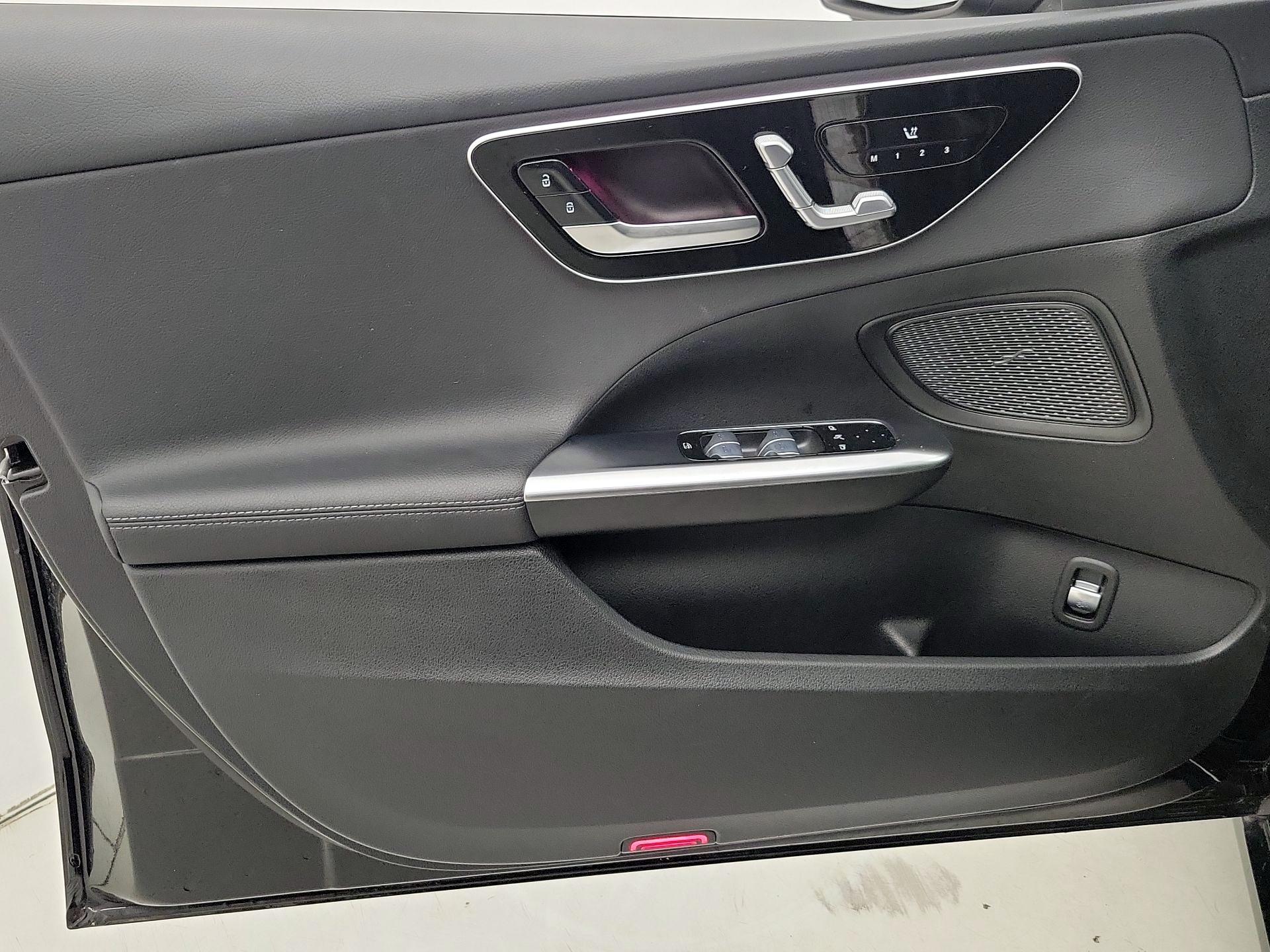 Thumbnail: 2023 Mercedes-Benz C-Class - 12