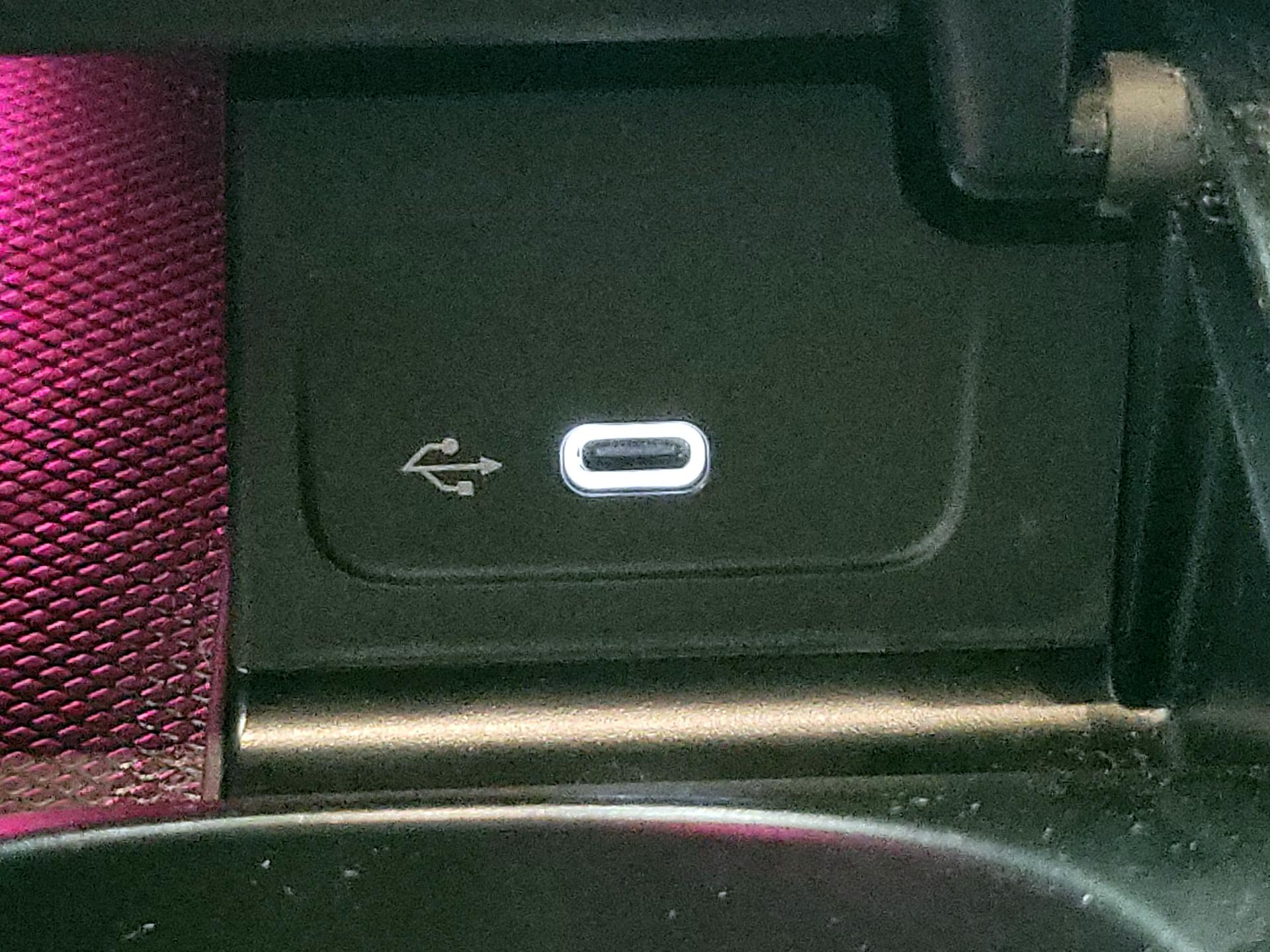 Thumbnail: 2023 Mercedes-Benz C-Class - 18