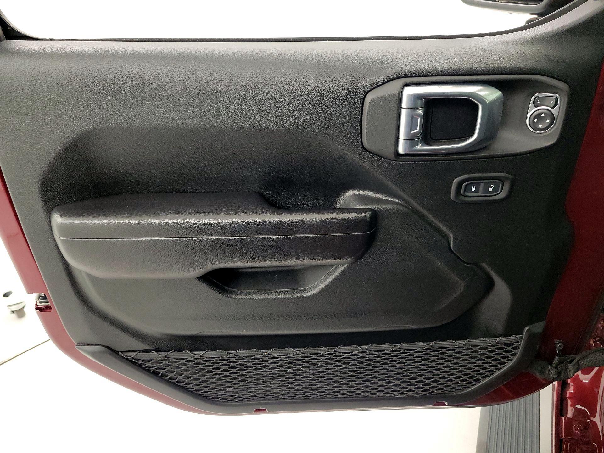 Thumbnail: 2021 Jeep Gladiator - 12