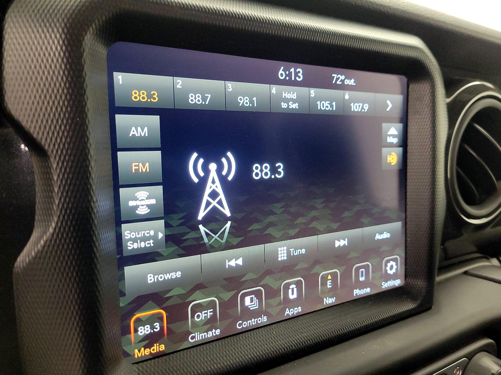 Thumbnail: 2021 Jeep Gladiator - 16