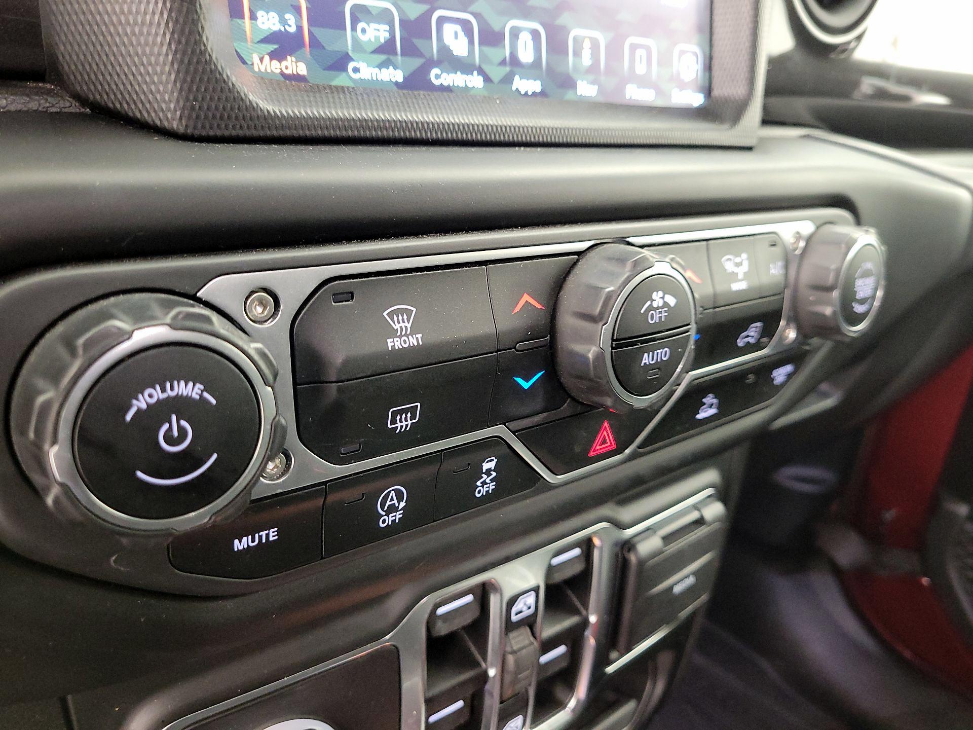 Thumbnail: 2021 Jeep Gladiator - 17