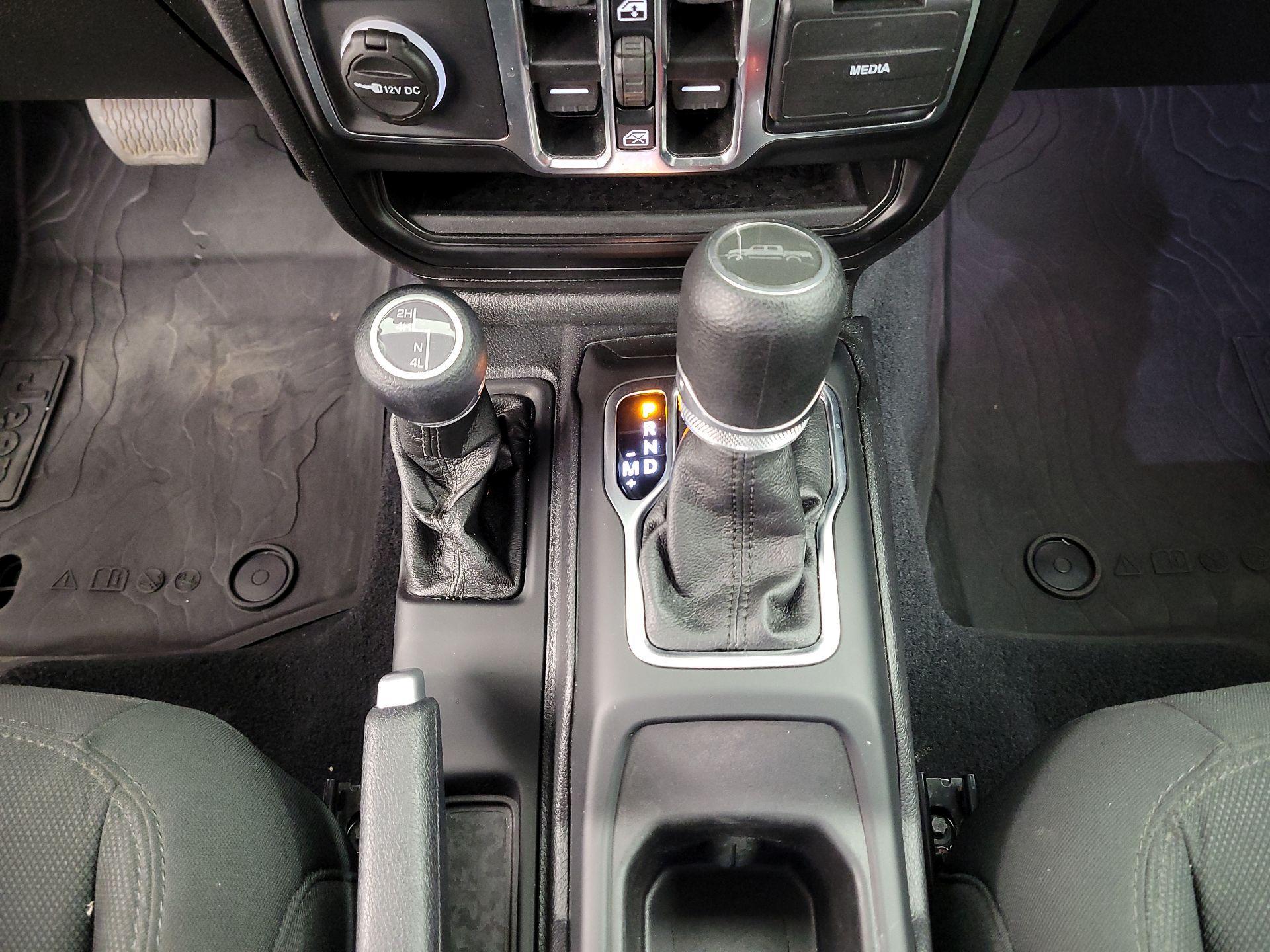 Thumbnail: 2021 Jeep Gladiator - 18