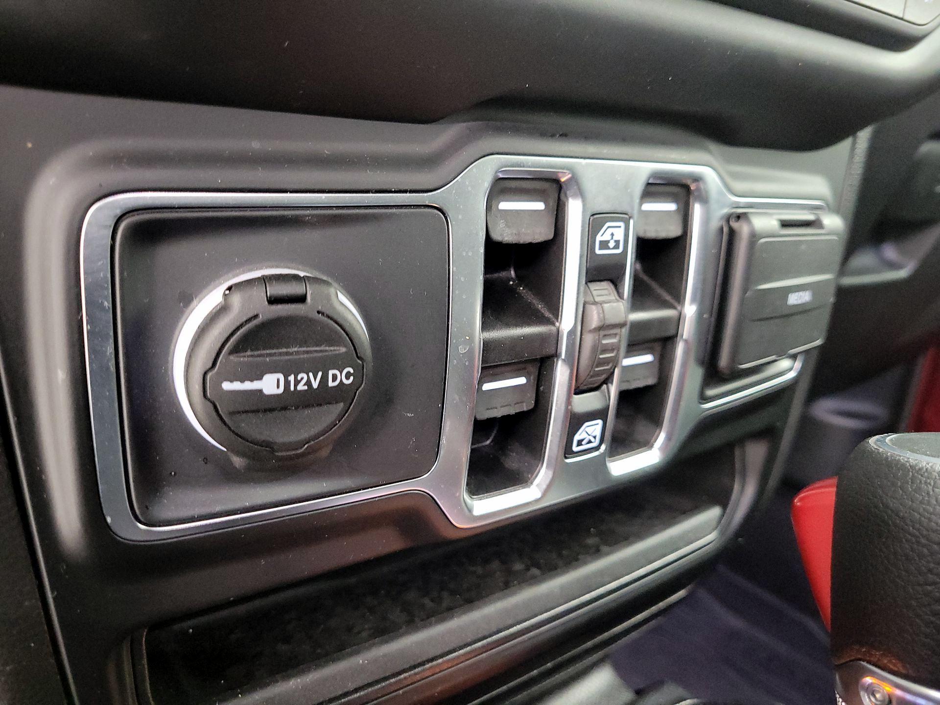 Thumbnail: 2021 Jeep Gladiator - 19