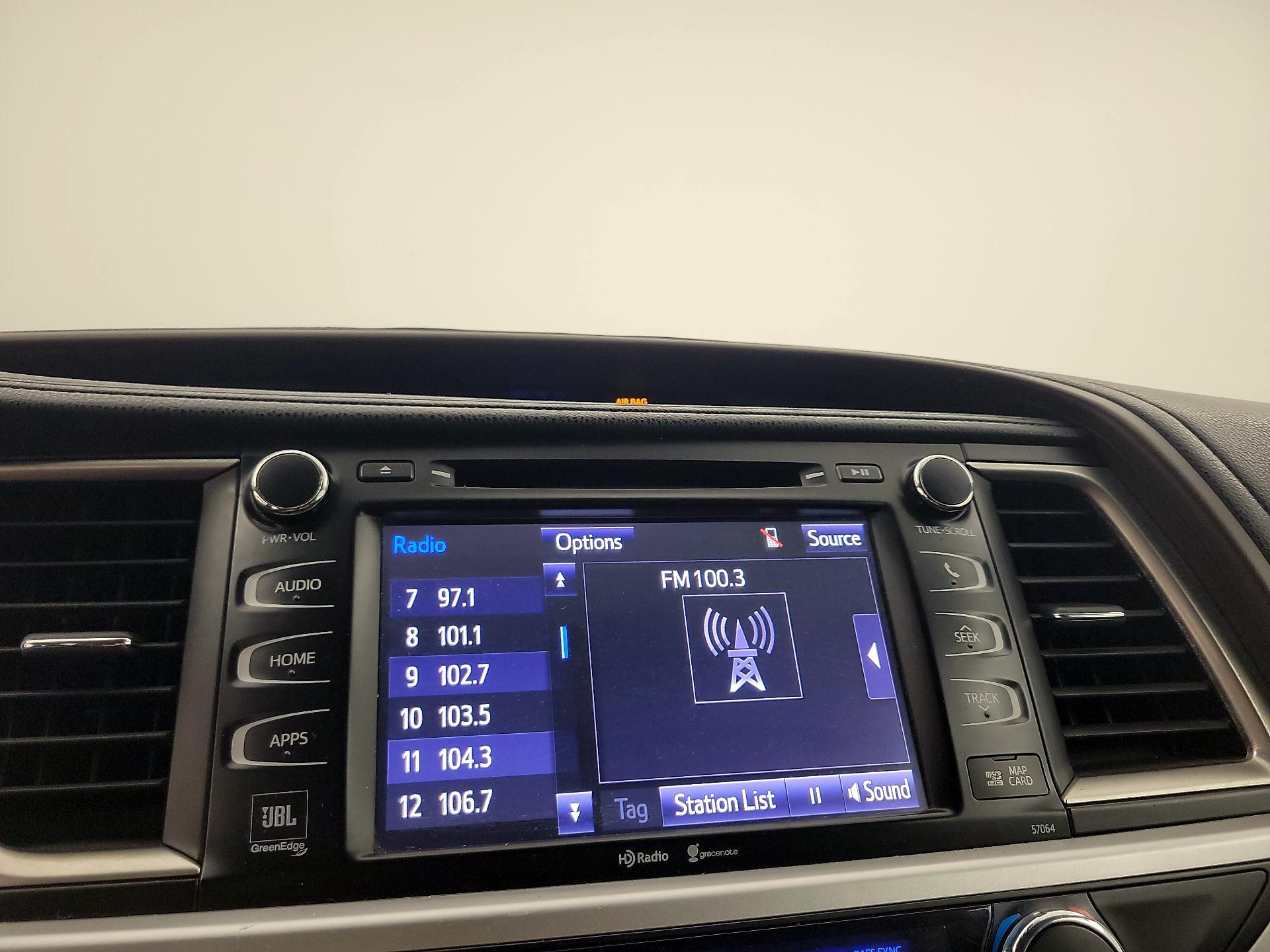 Thumbnail: 2015 Toyota Highlander - 16