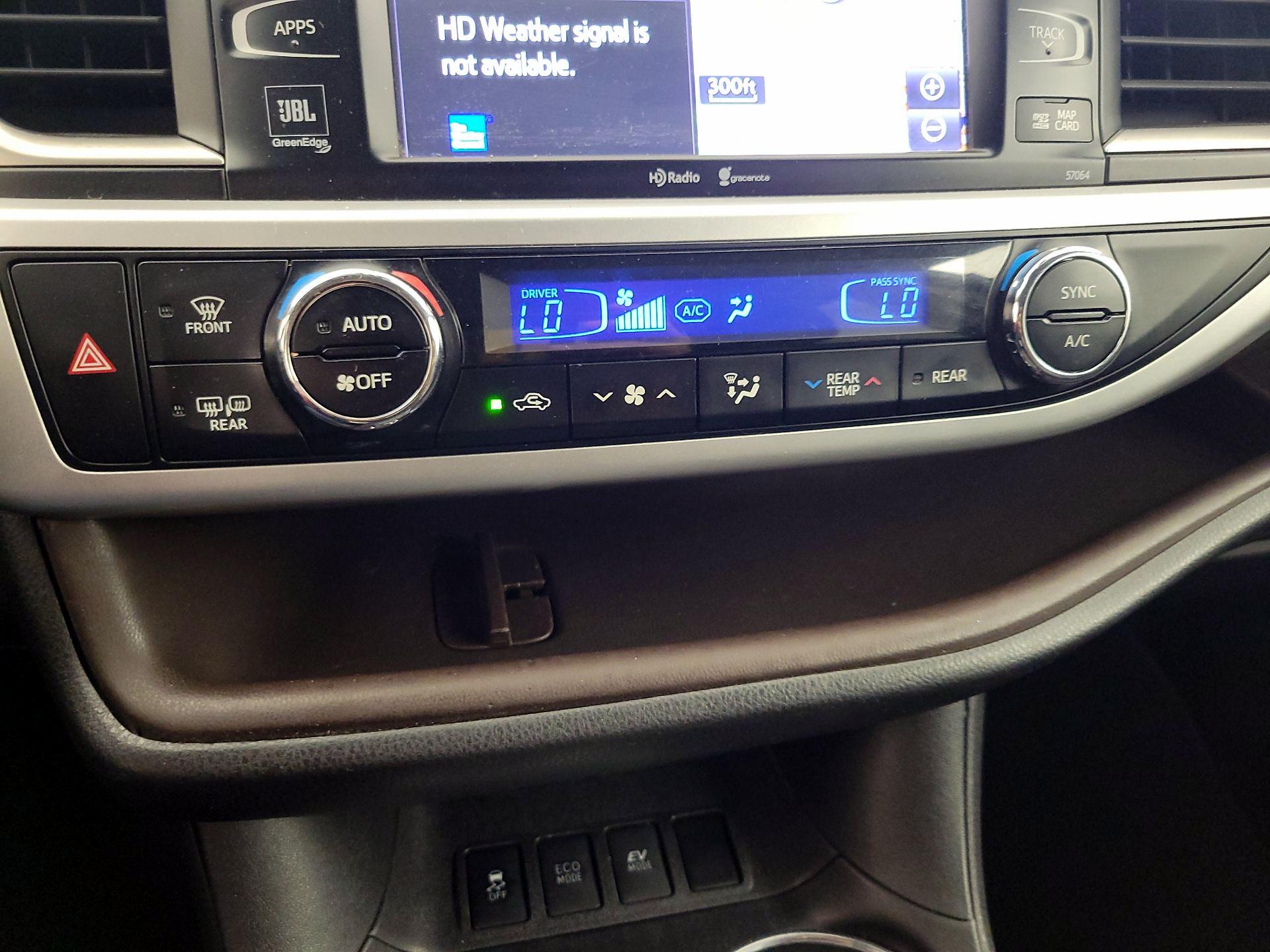 Thumbnail: 2015 Toyota Highlander - 17