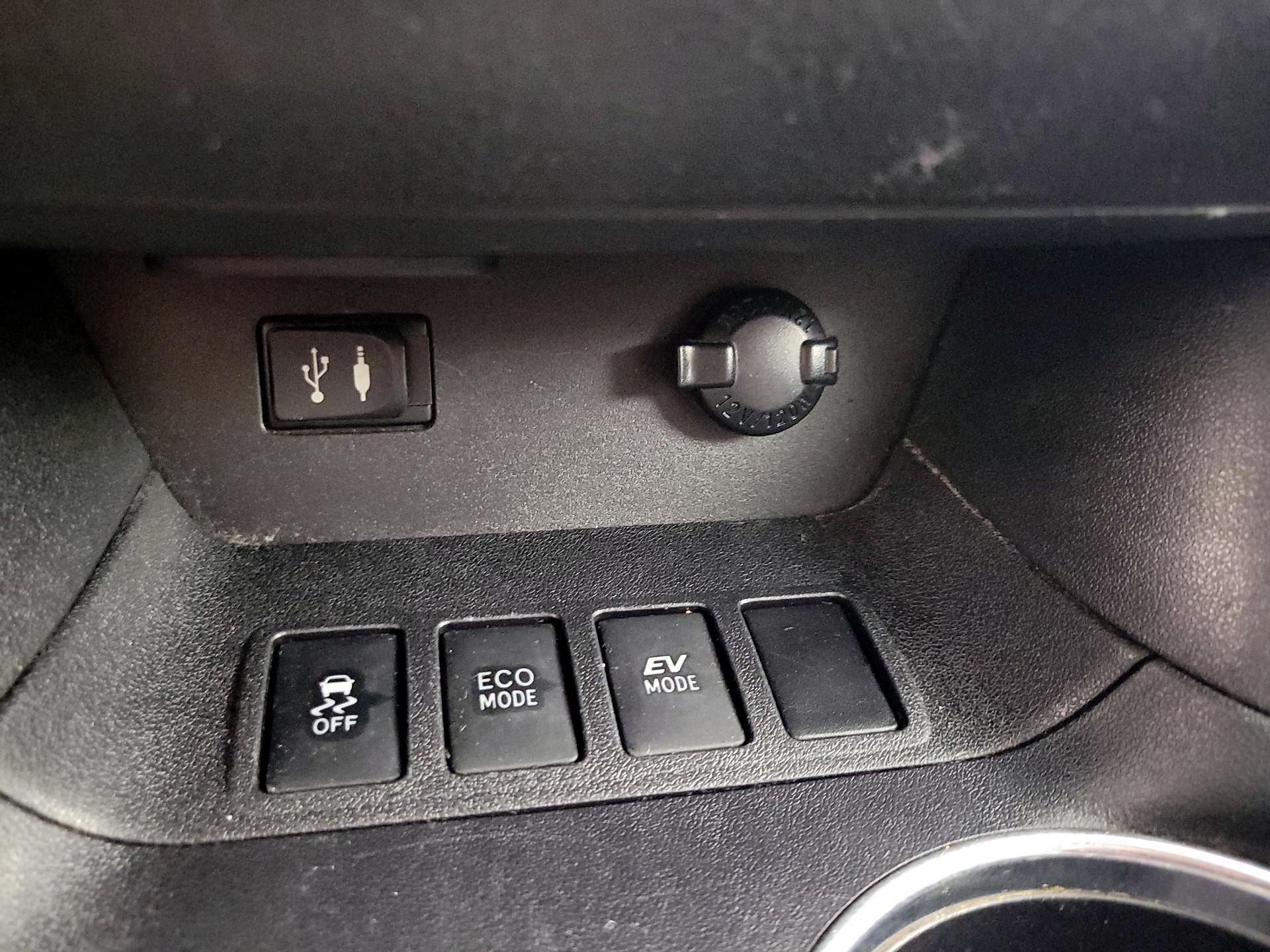 Thumbnail: 2015 Toyota Highlander - 19