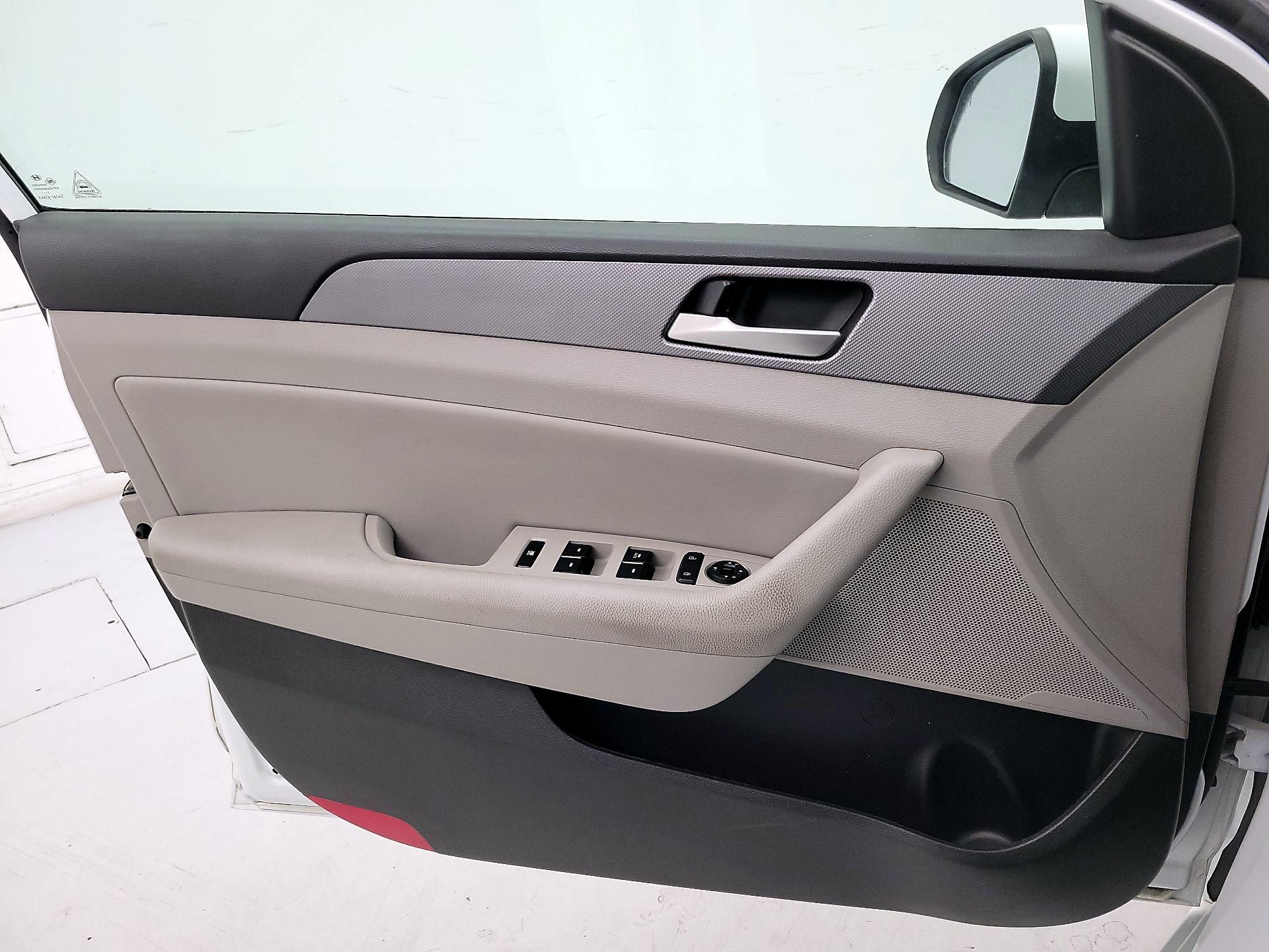 Thumbnail: 2018 Hyundai Sonata - 12