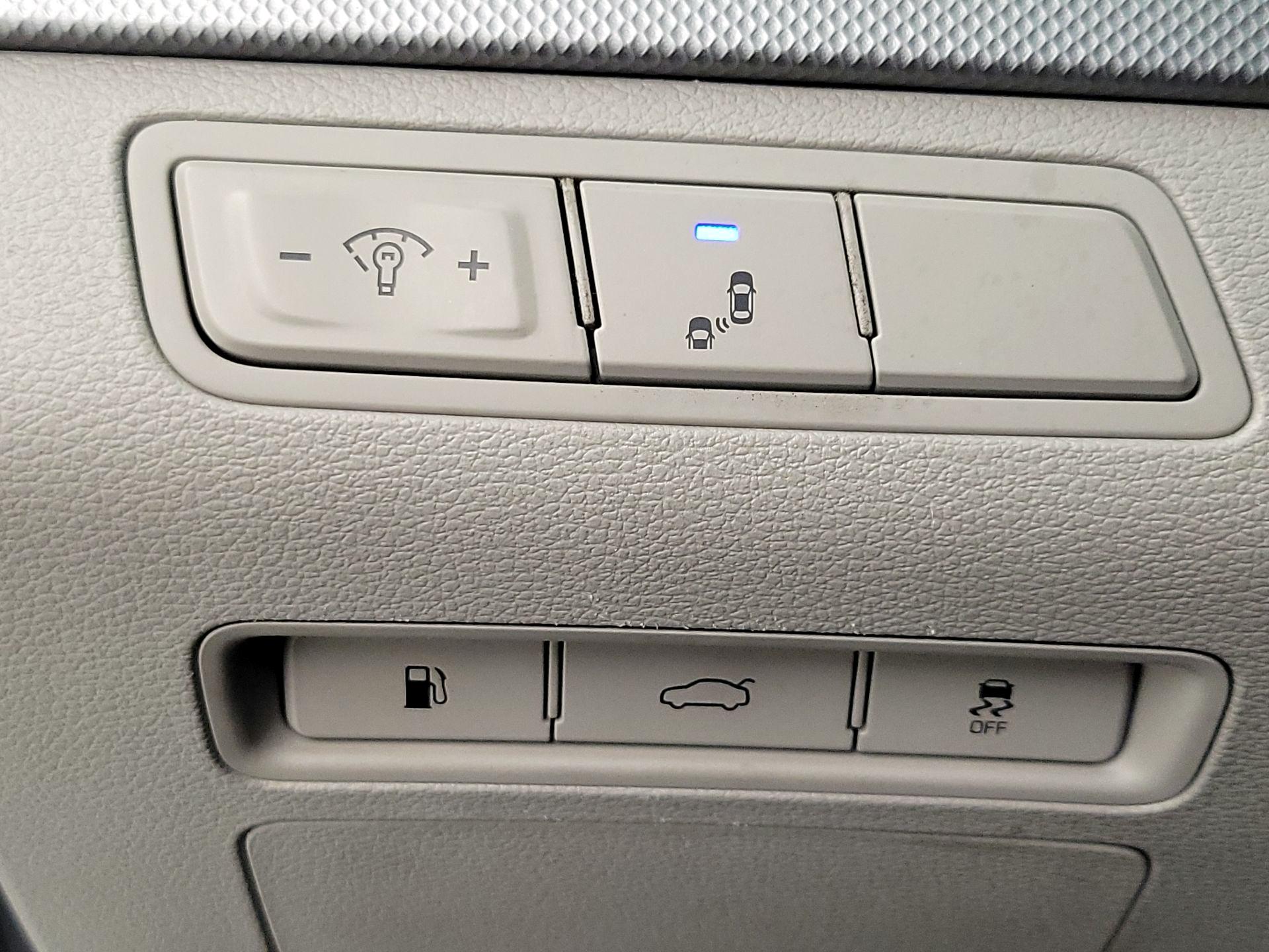 Thumbnail: 2018 Hyundai Sonata - 13