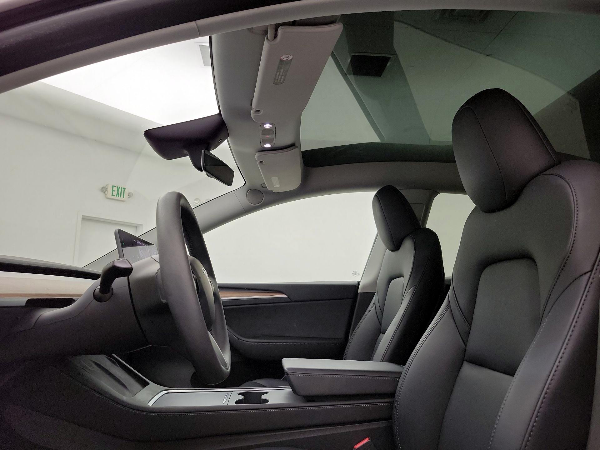 Thumbnail: 2023 Tesla Model Y - 19