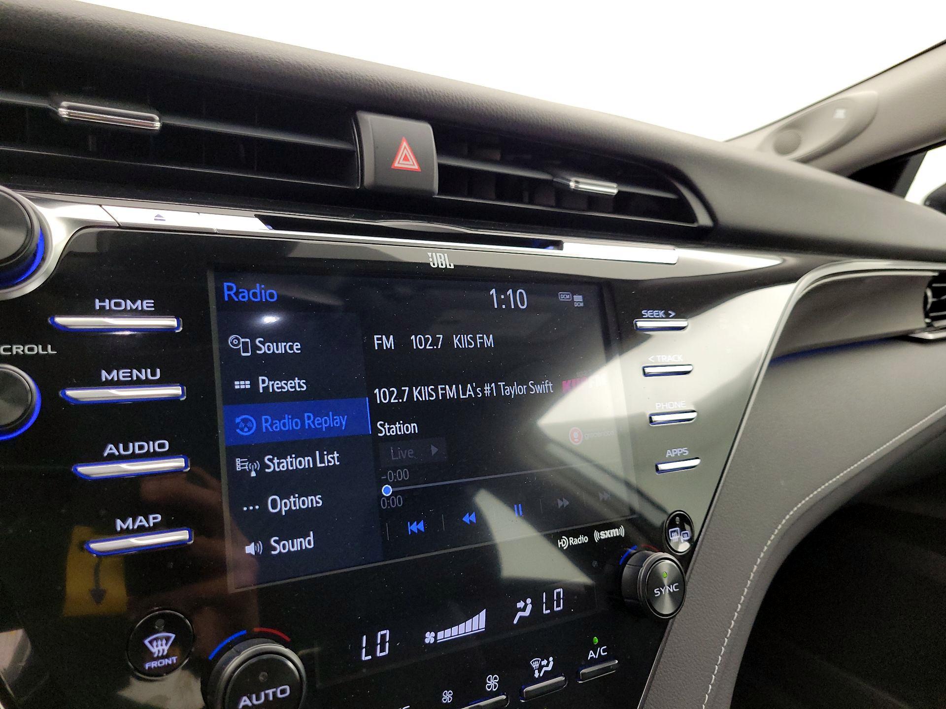Thumbnail: 2019 Toyota Camry - 16