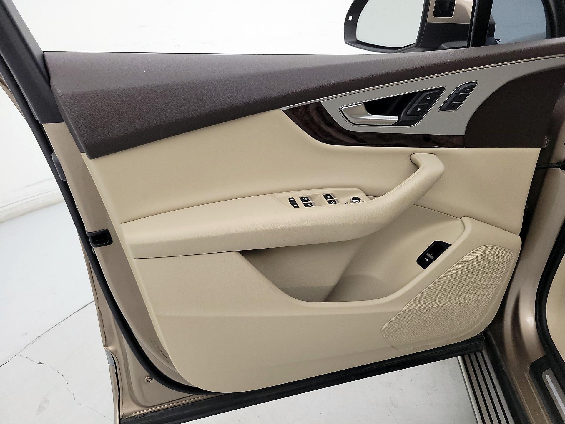Thumbnail: 2019 Audi Q7 - 12