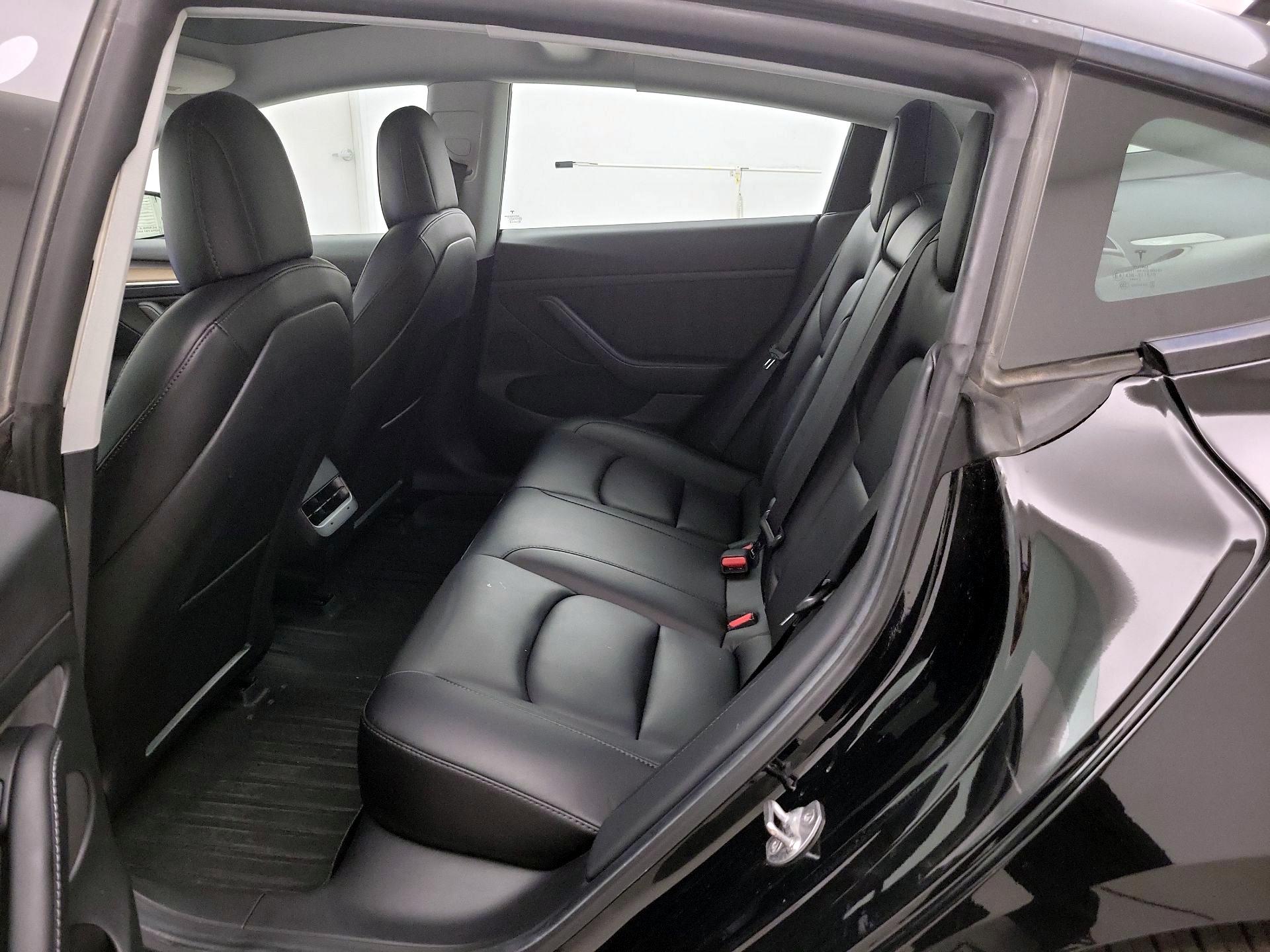 Thumbnail: 2021 Tesla Model 3 - 19