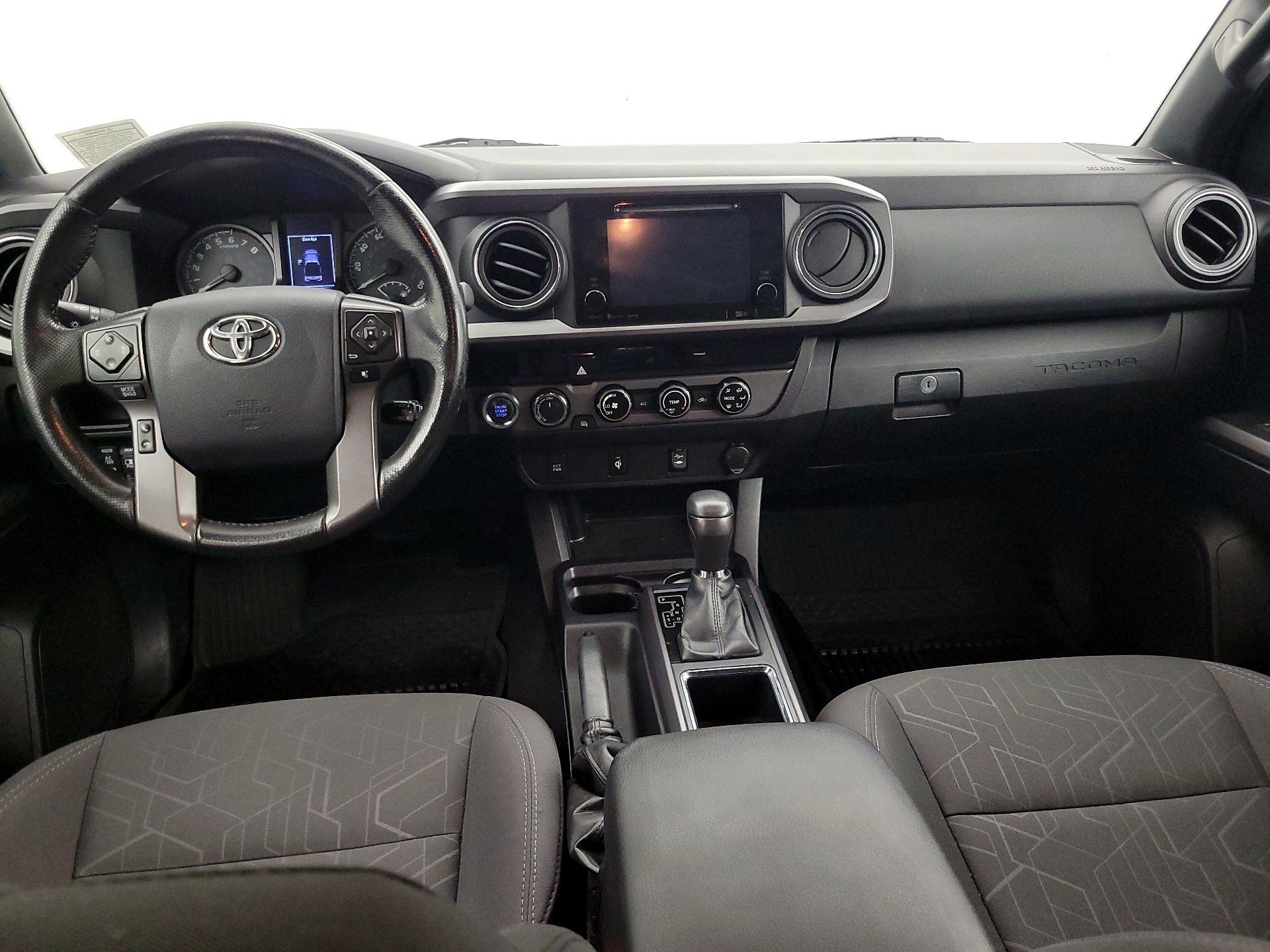 Thumbnail: 2017 Toyota Tacoma - 9