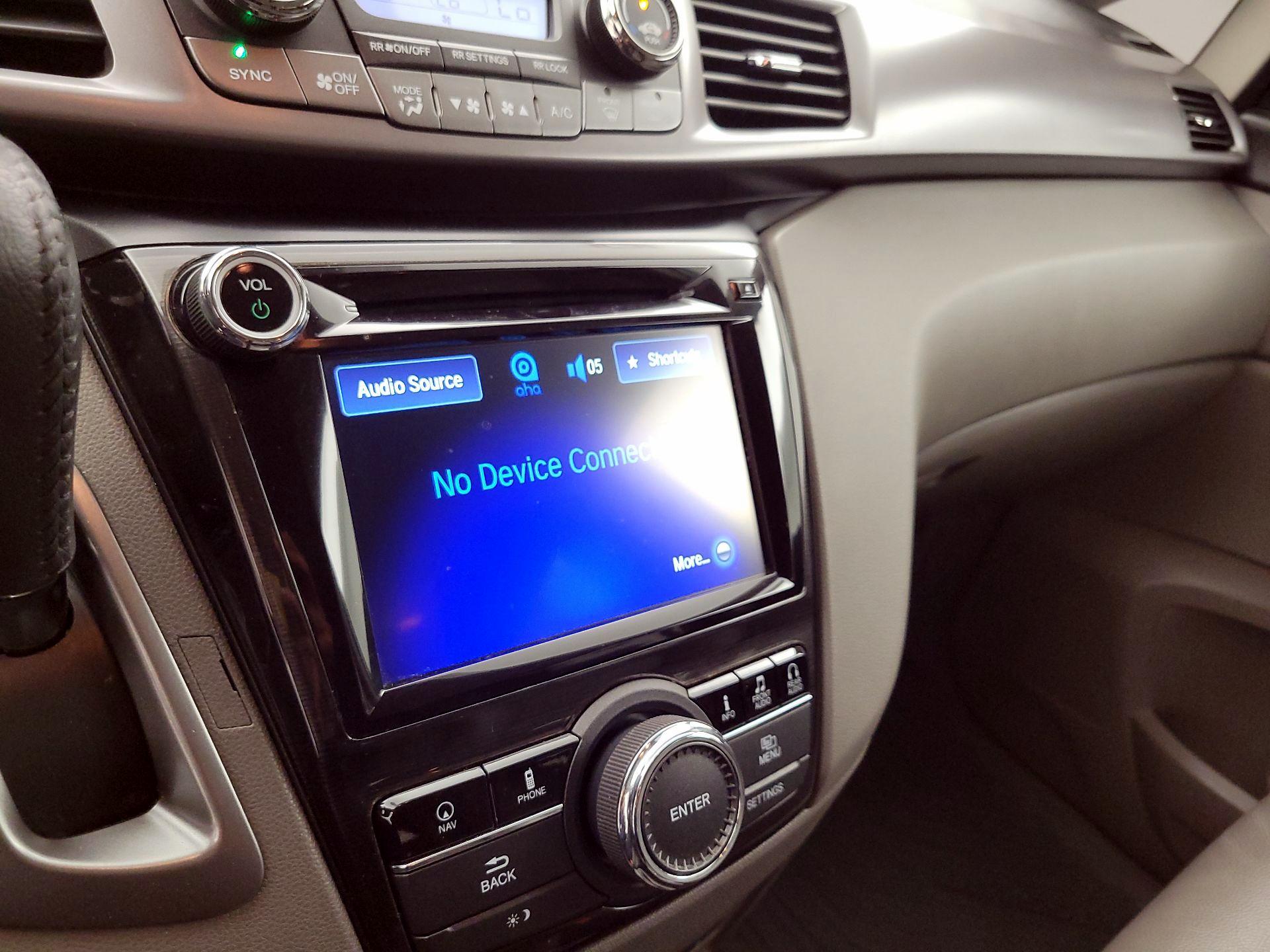 Thumbnail: 2015 Honda Odyssey - 16