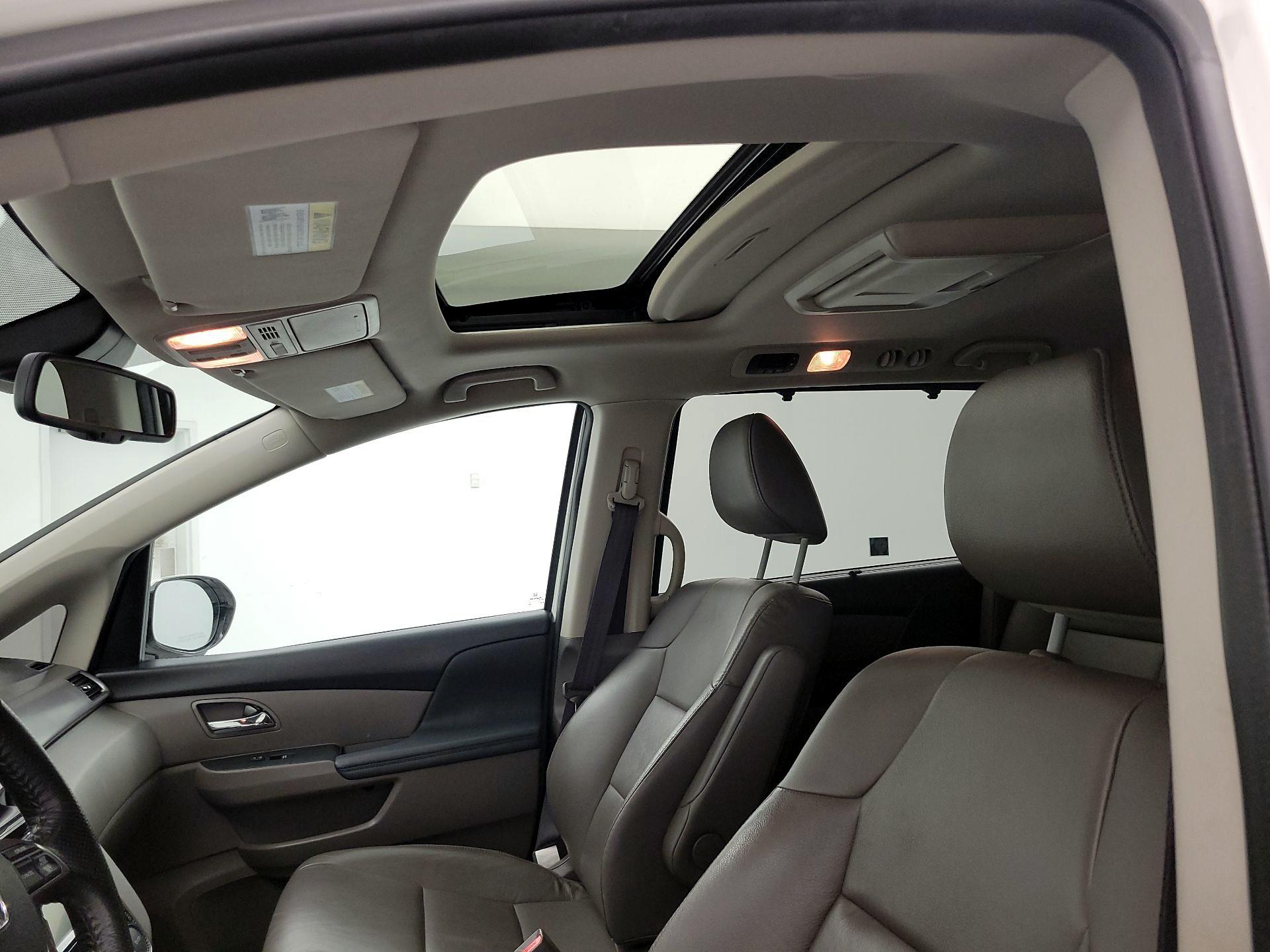 Thumbnail: 2015 Honda Odyssey - 19