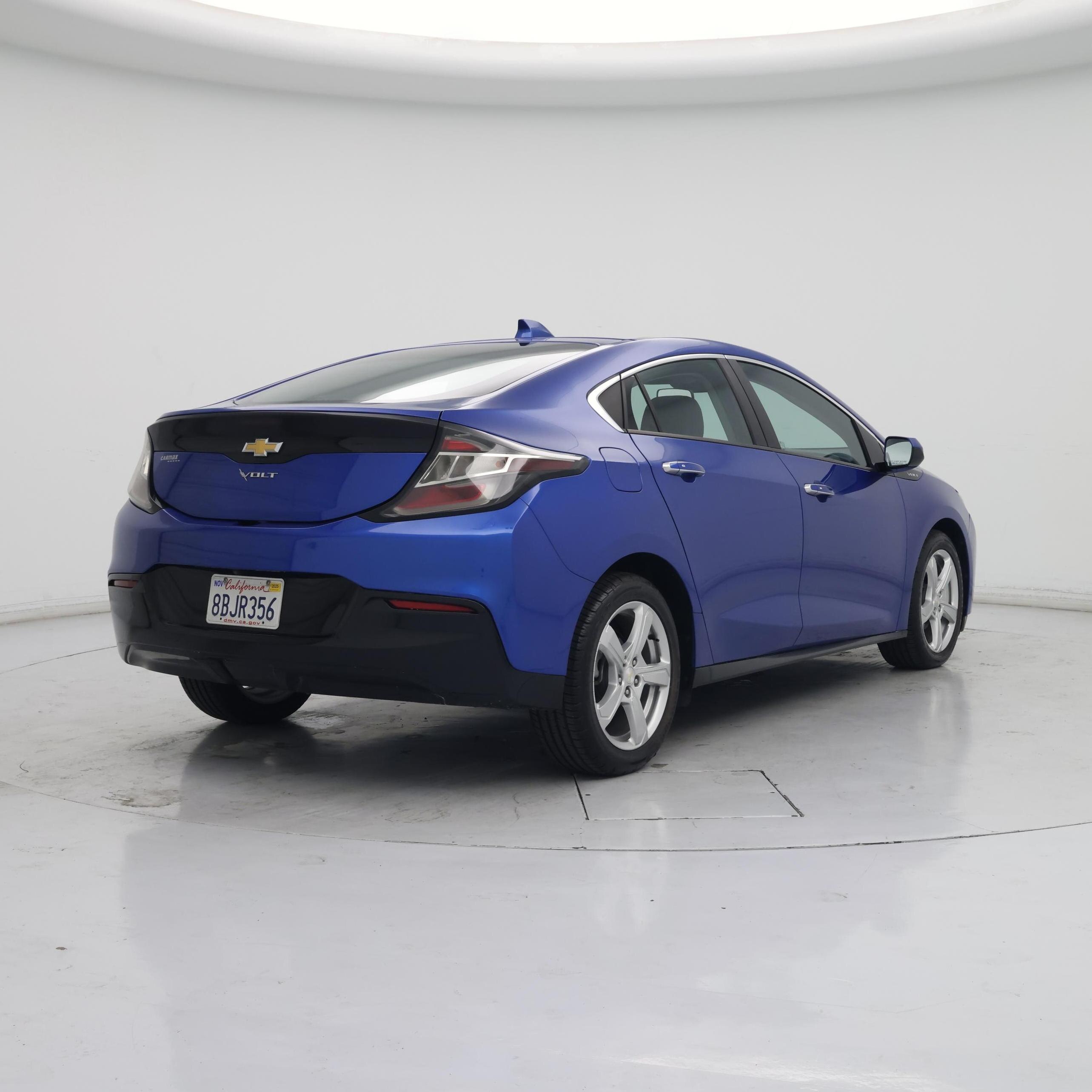 Thumbnail: 2017 Chevrolet Volt - 8
