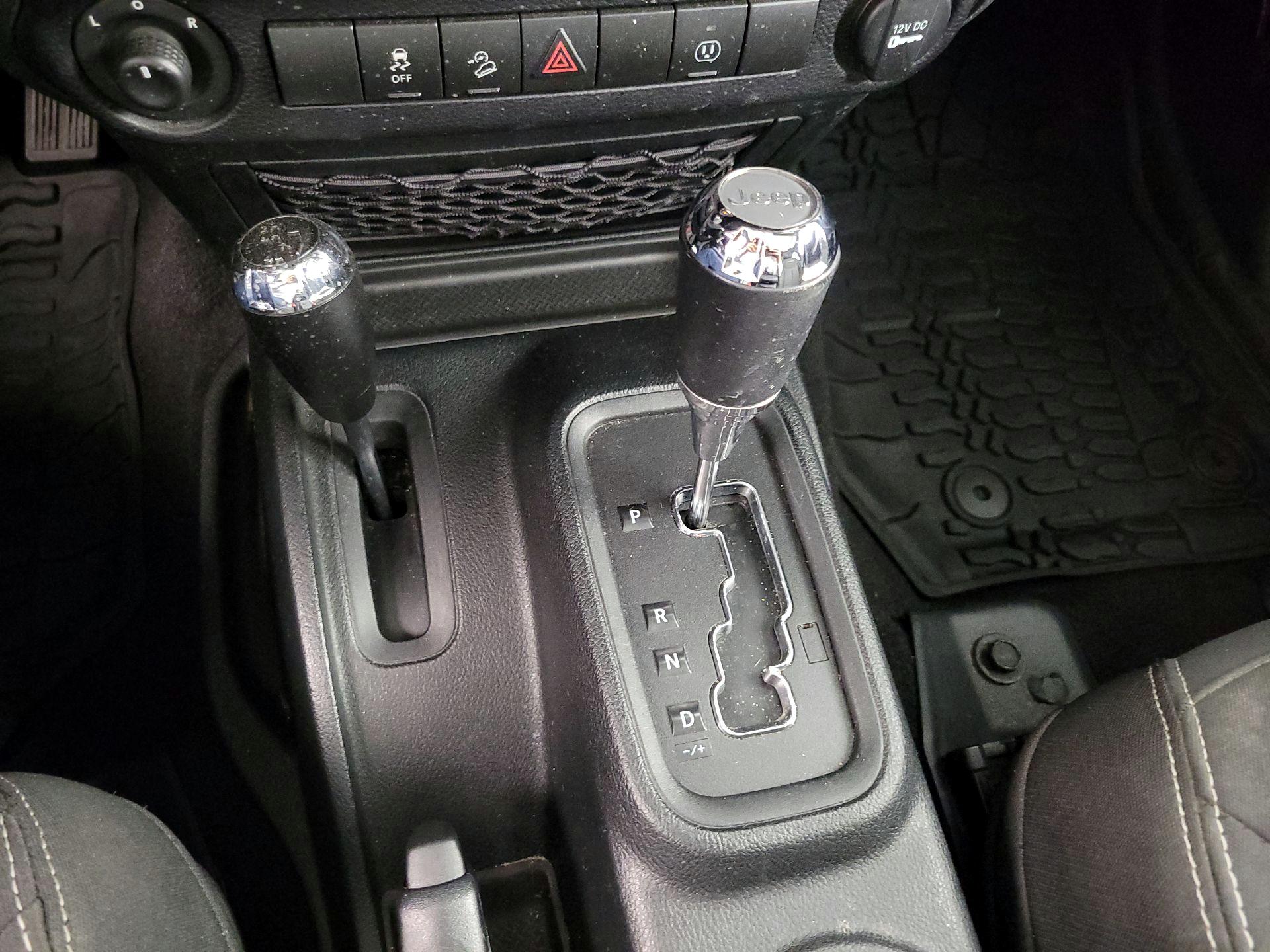 Thumbnail: 2018 Jeep Wrangler - 15