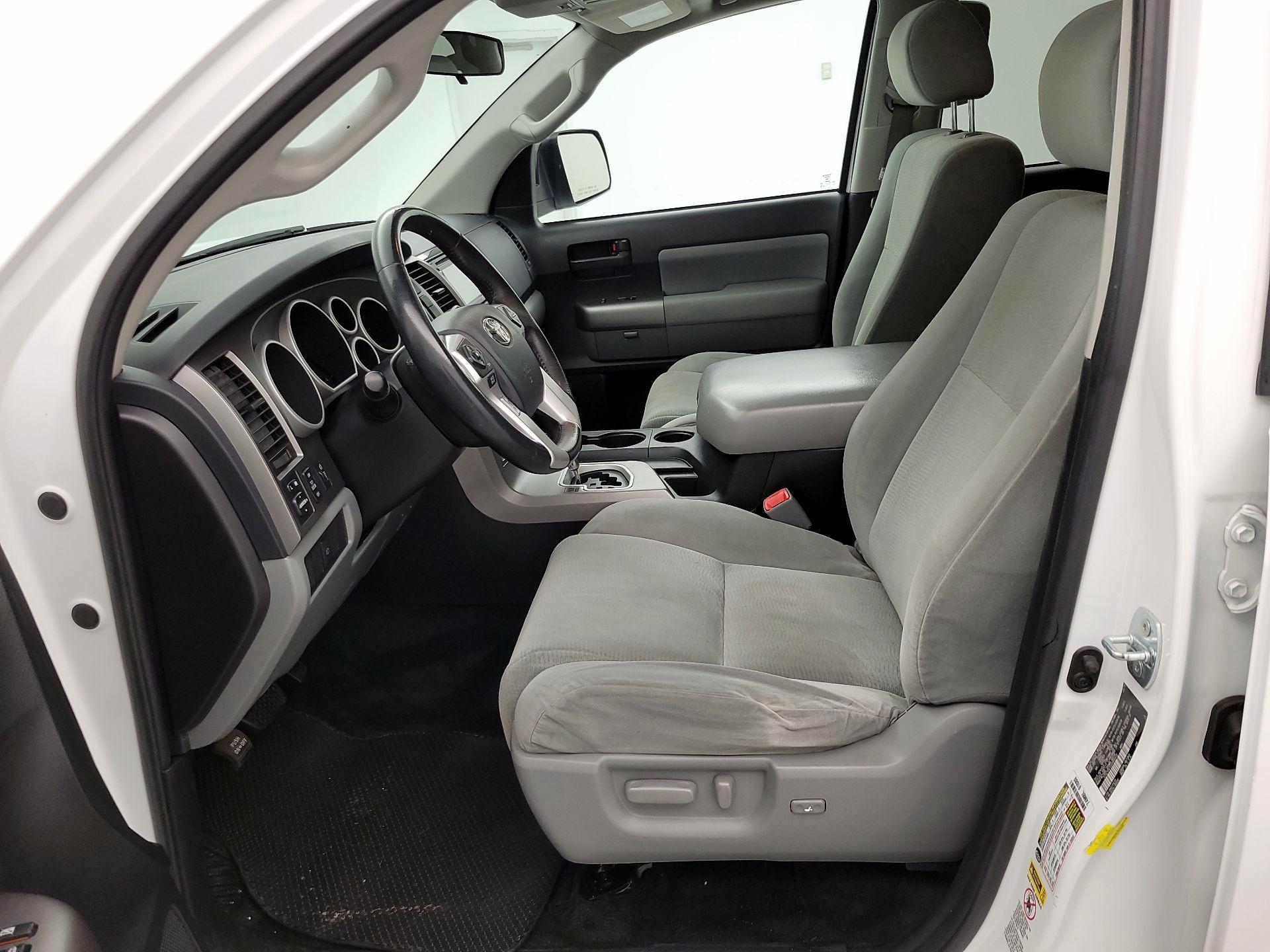 Thumbnail: 2016 Toyota Sequoia - 11