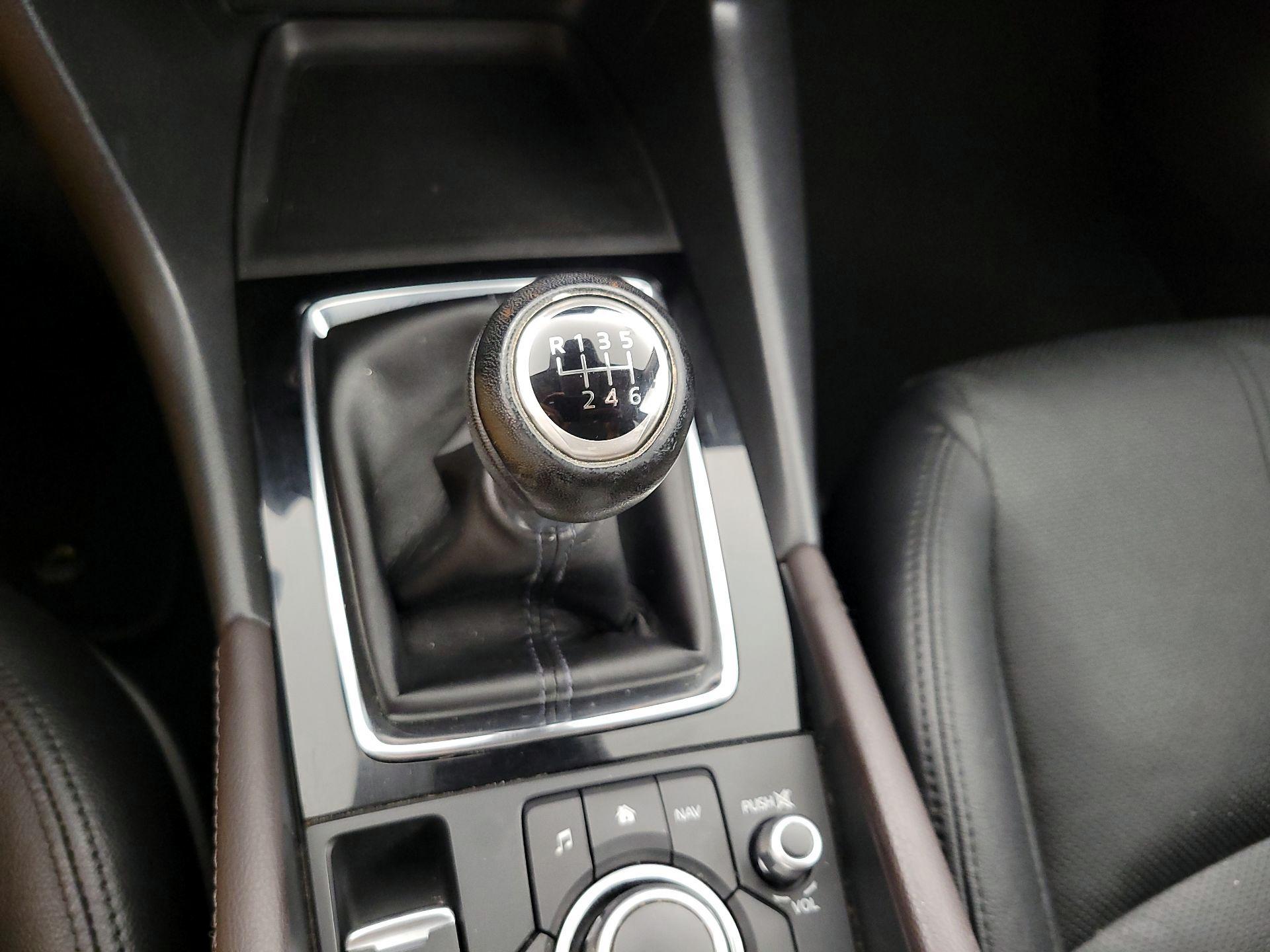 Thumbnail: 2017 Mazda Mazda3 - 18