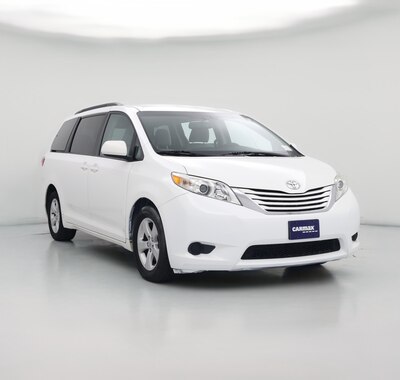 White 2017 Toyota Sienna LE