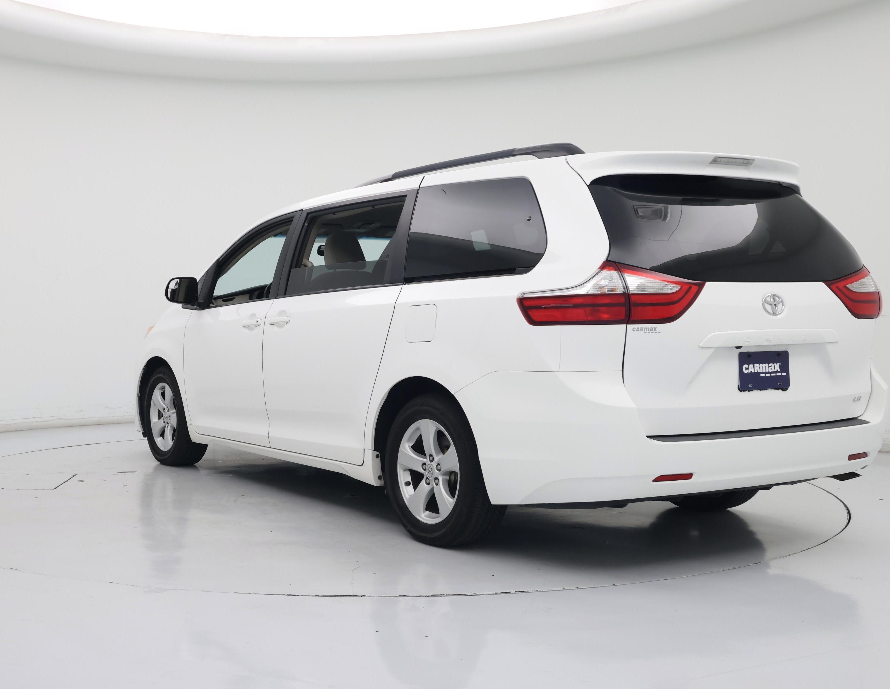 Thumbnail: 2017 Toyota Sienna - 2