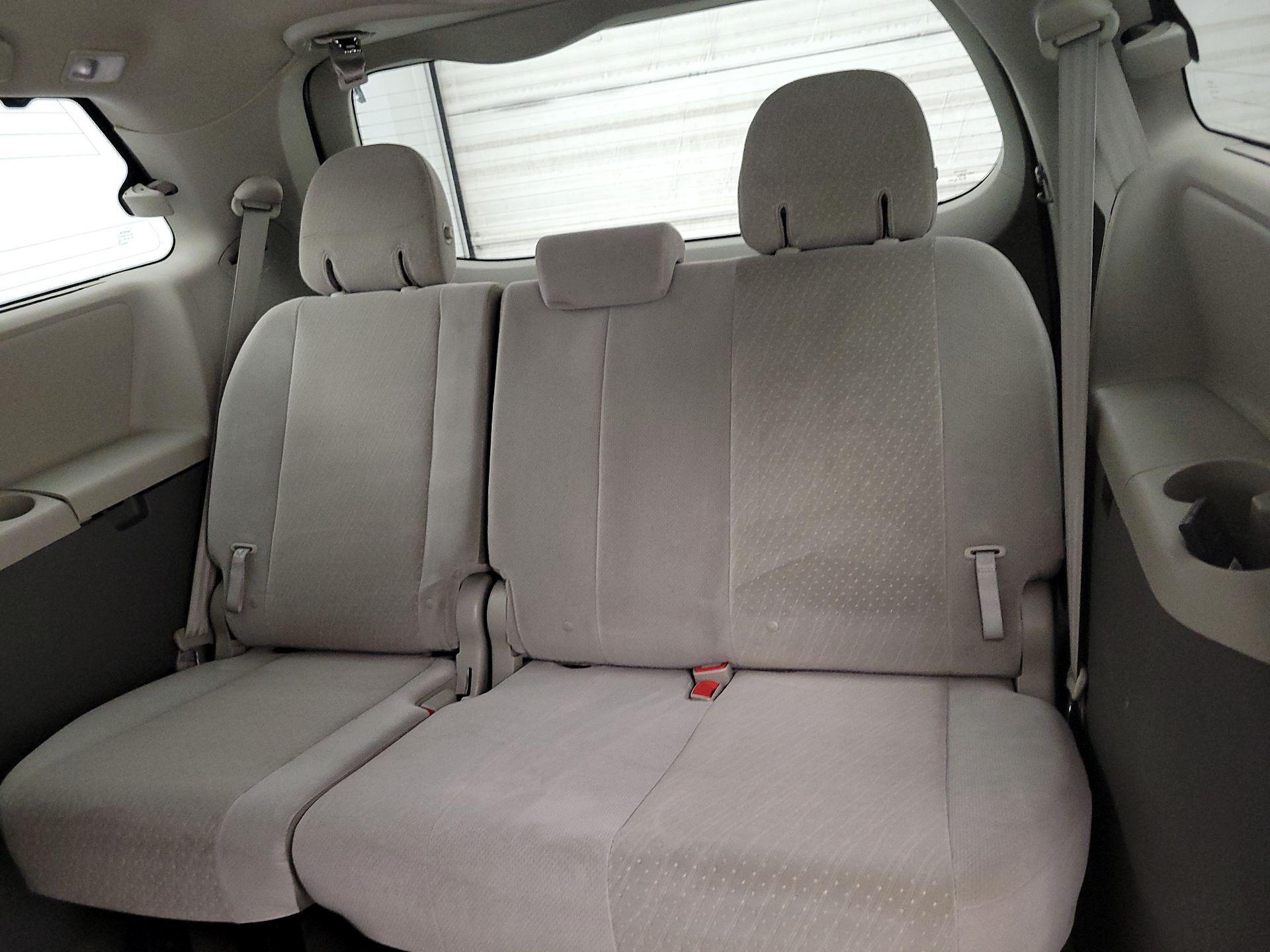 Thumbnail: 2017 Toyota Sienna - 20
