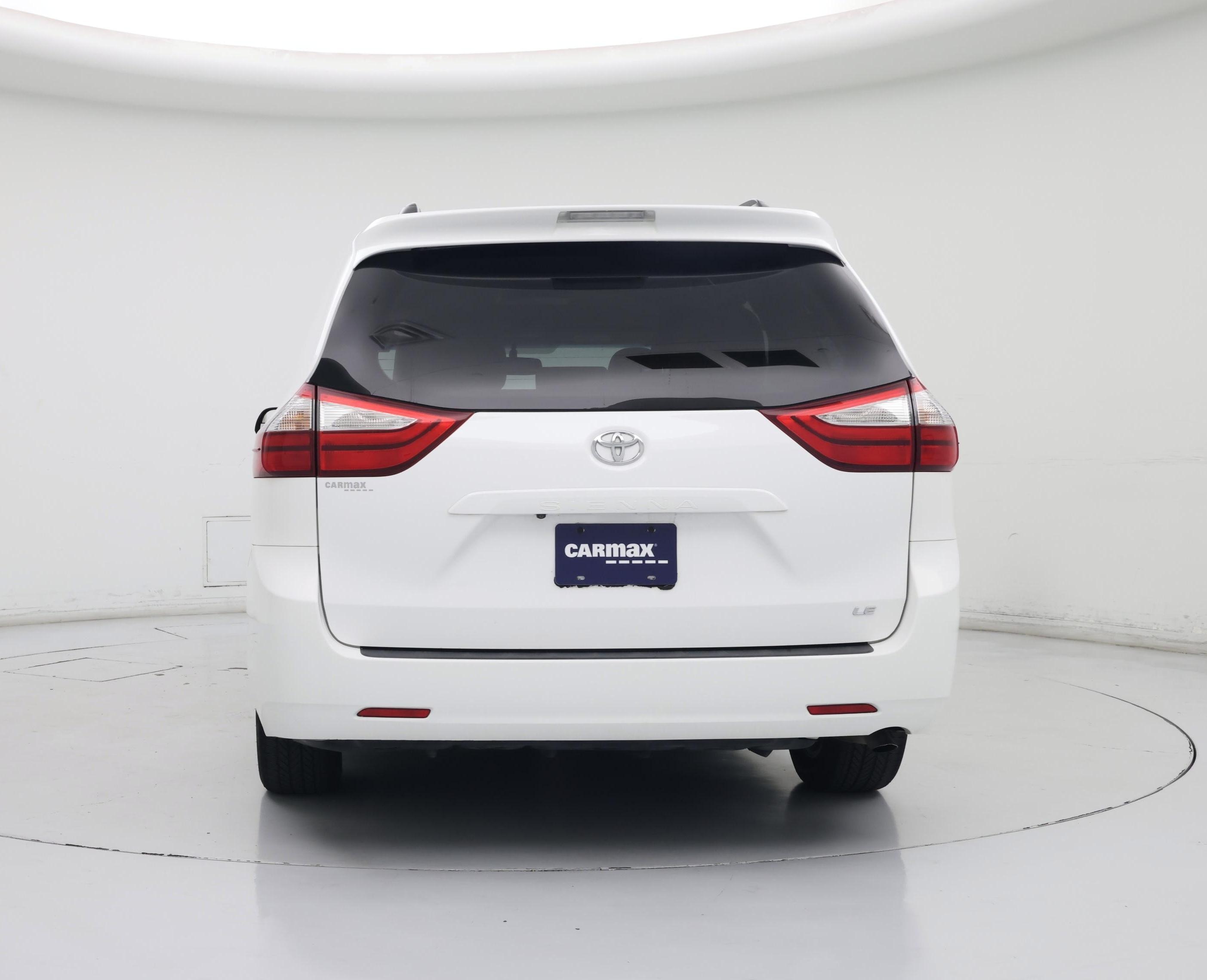 Thumbnail: 2017 Toyota Sienna - 6