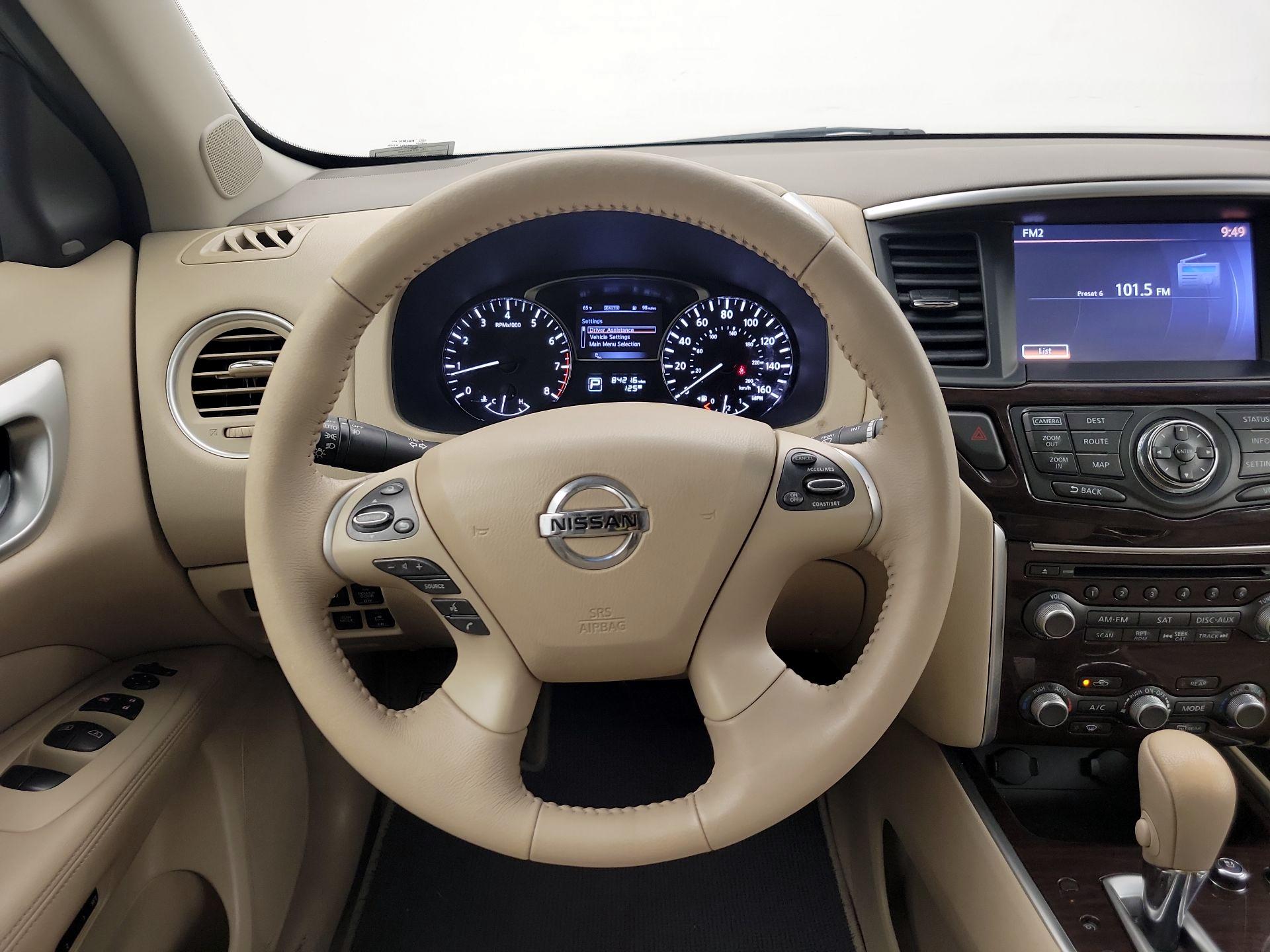 Thumbnail: 2015 Nissan Pathfinder - 10