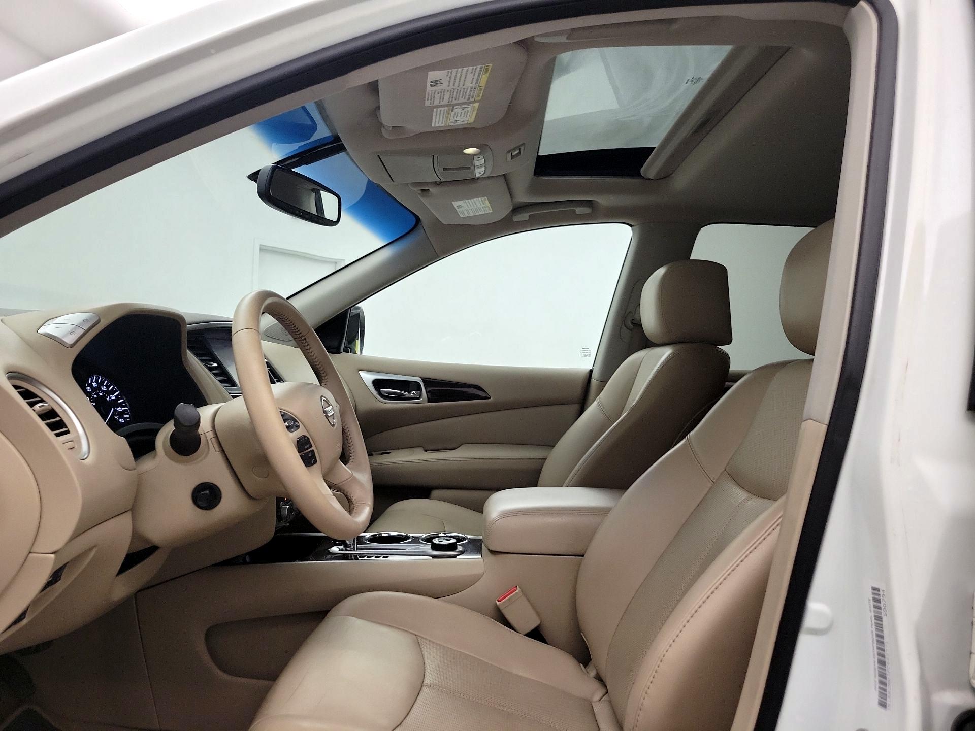 Thumbnail: 2015 Nissan Pathfinder - 19