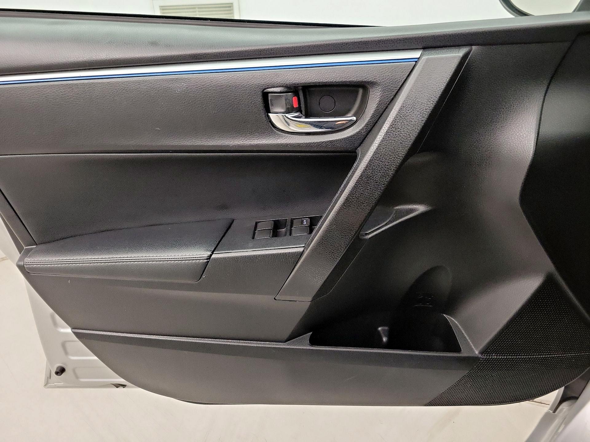 Thumbnail: 2016 Toyota Corolla - 12