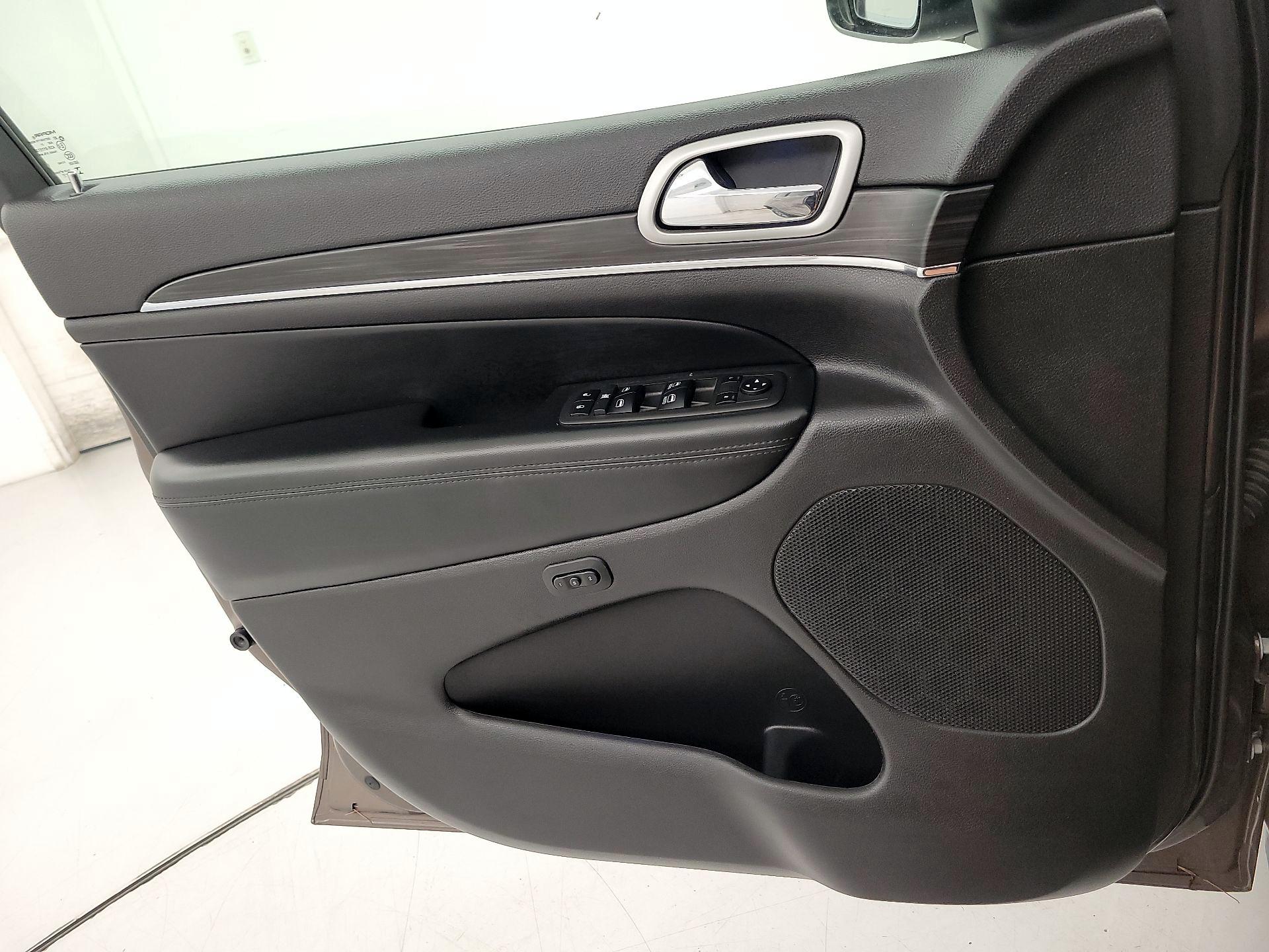 Thumbnail: 2021 Jeep Grand Cherokee - 12