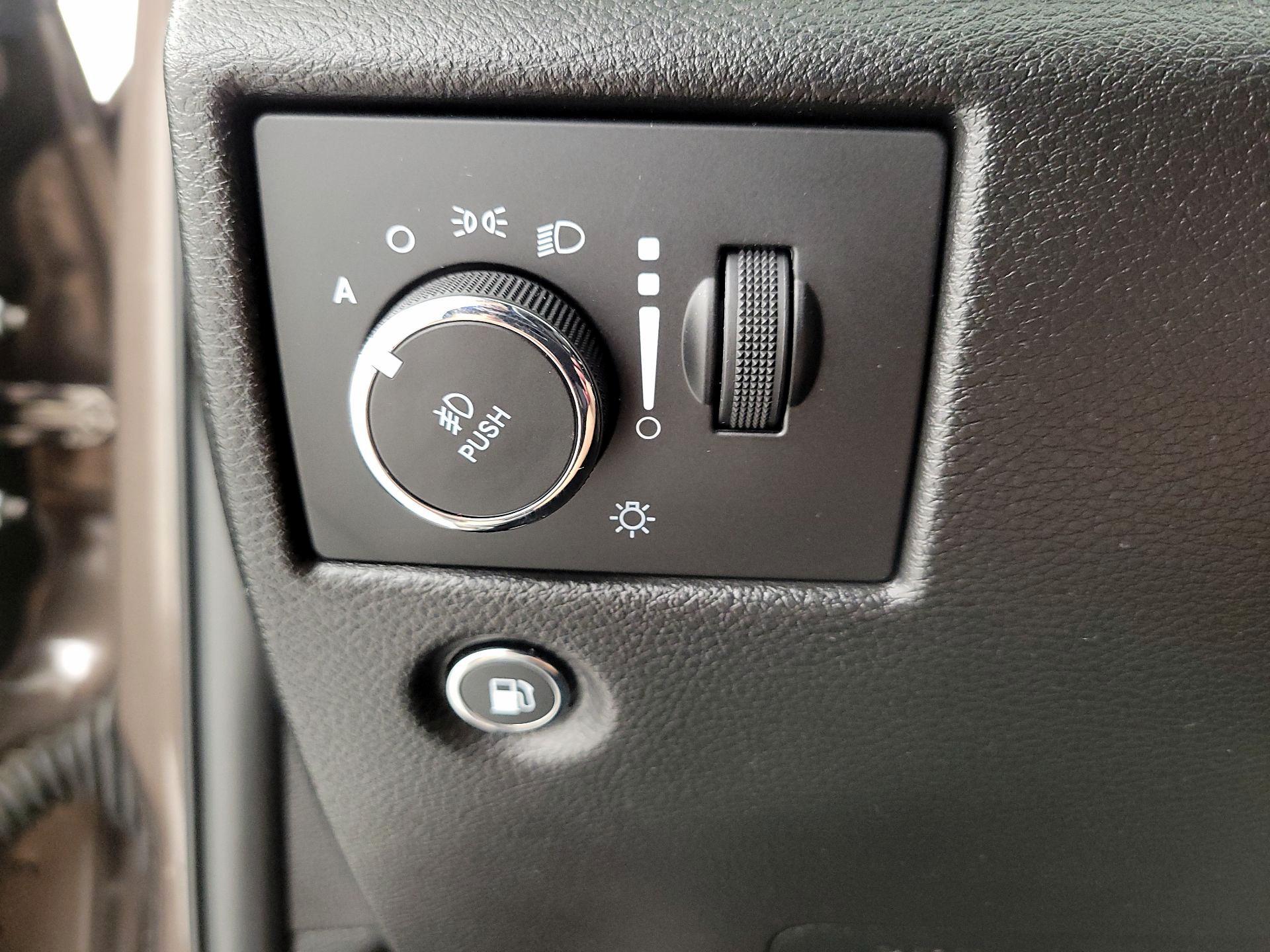 Thumbnail: 2021 Jeep Grand Cherokee - 13