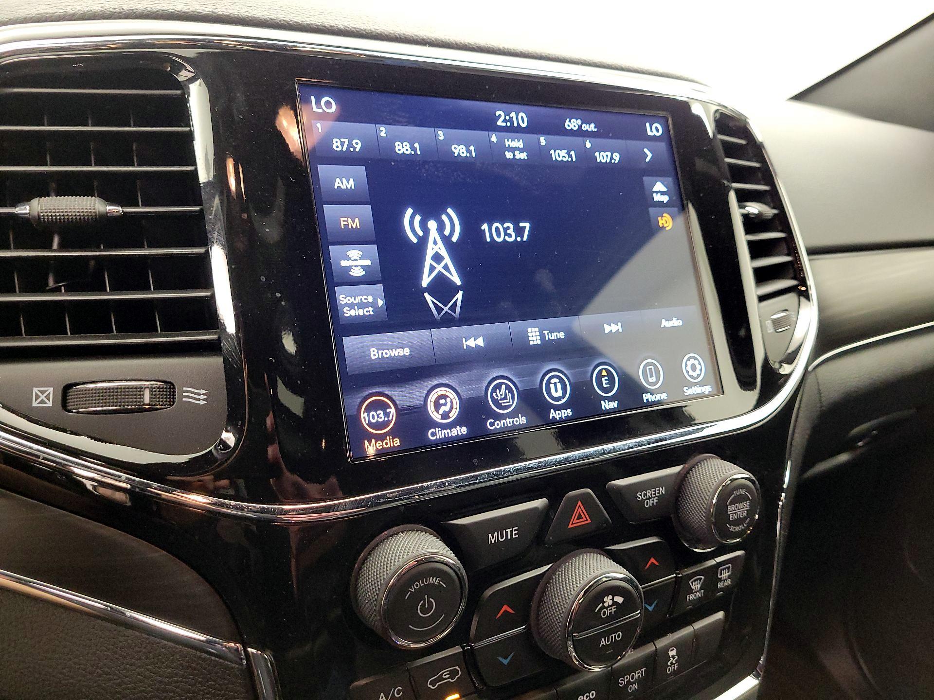 Thumbnail: 2021 Jeep Grand Cherokee - 16