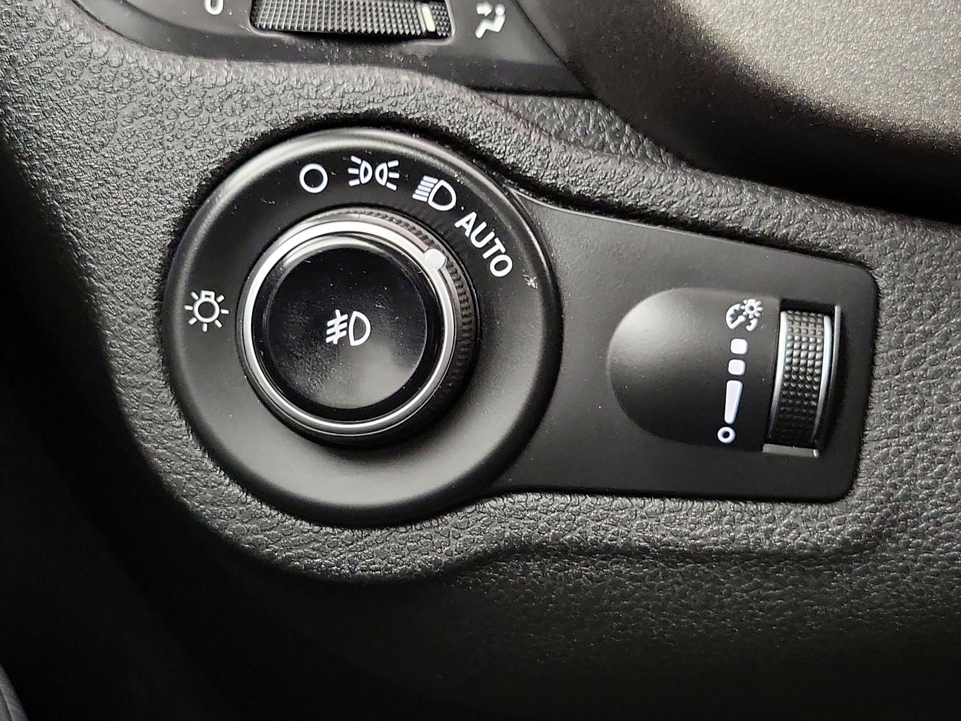 Thumbnail: 2016 Fiat 500X - 13