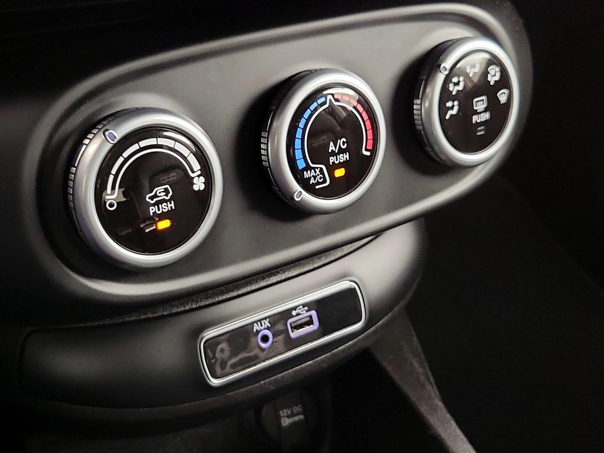 Thumbnail: 2016 Fiat 500X - 15