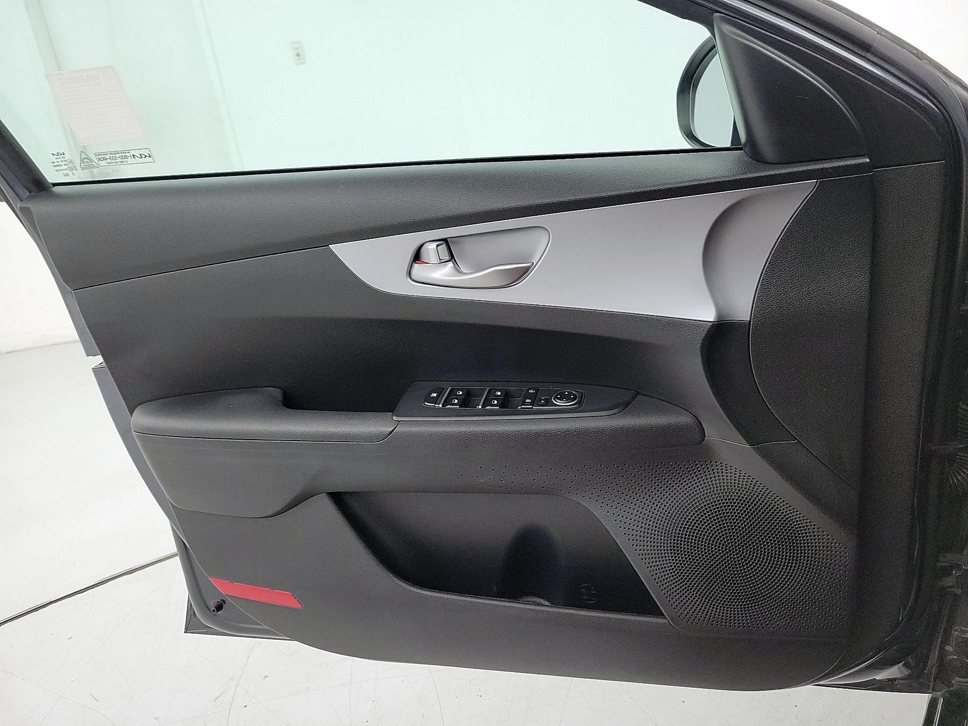 Thumbnail: 2023 Kia Forte - 12