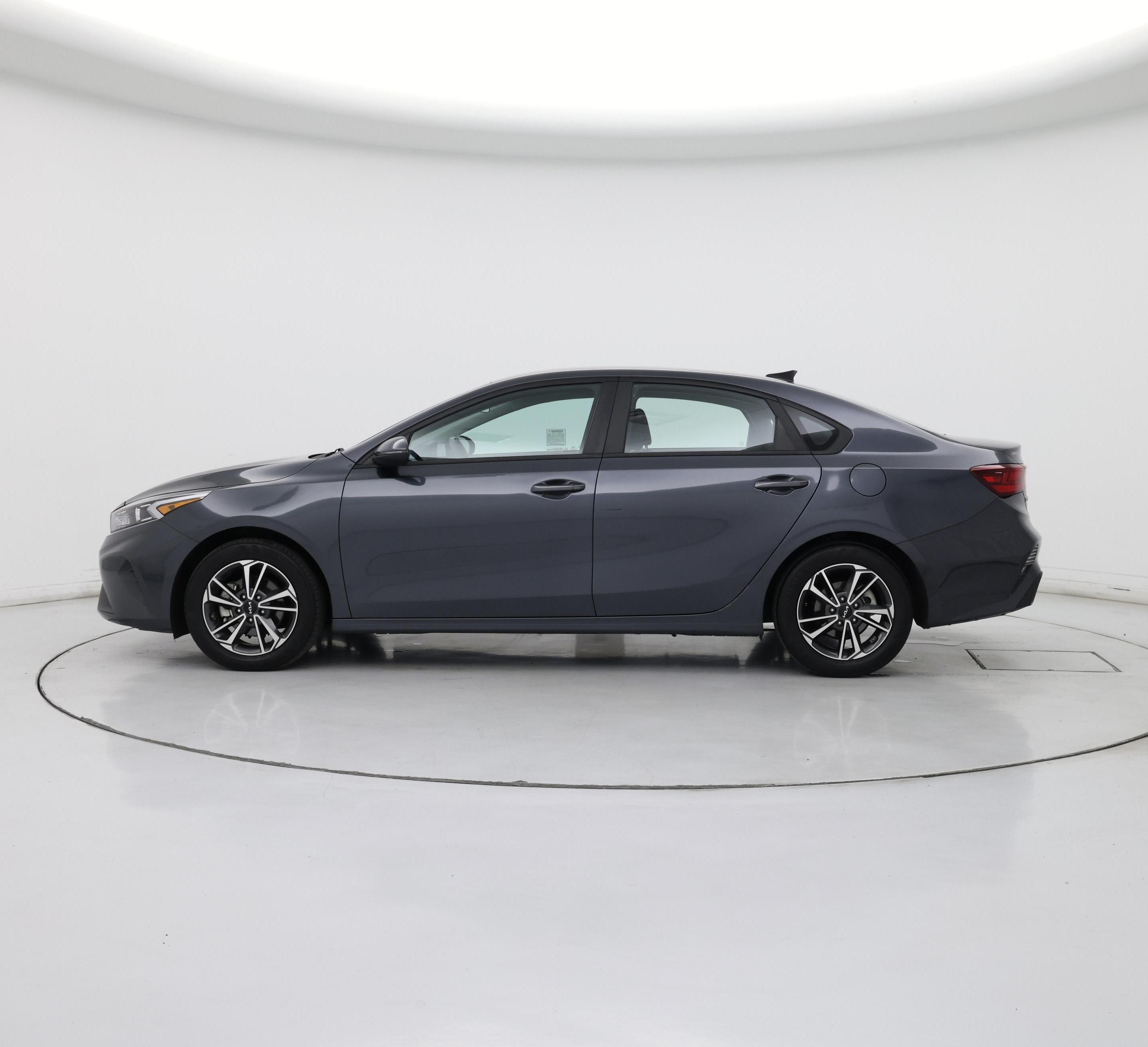 Thumbnail: 2023 Kia Forte - 3