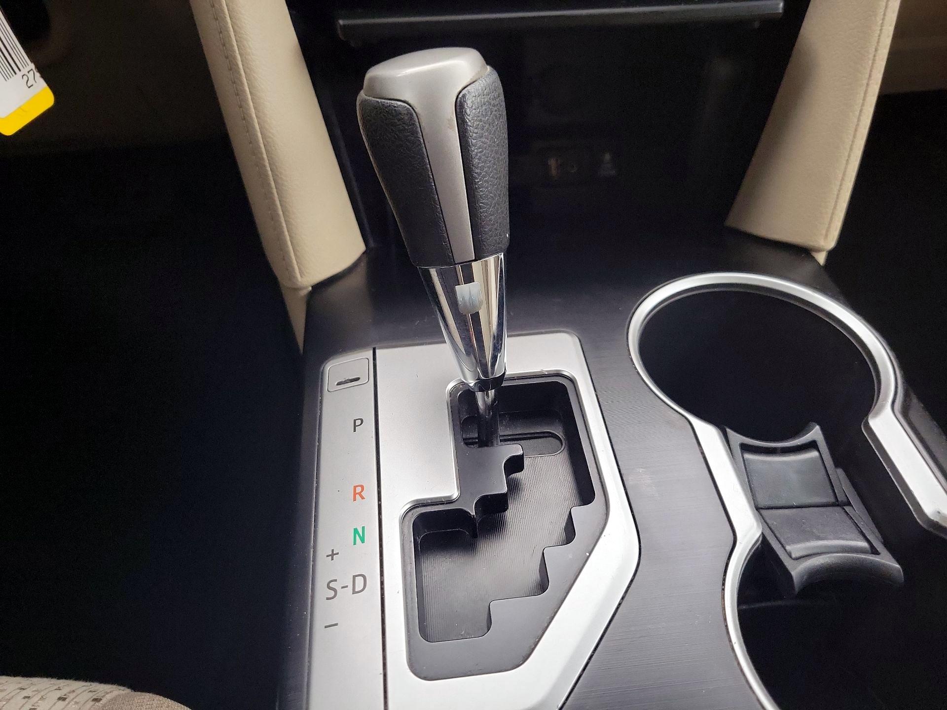 Thumbnail: 2014 Toyota Camry - 17