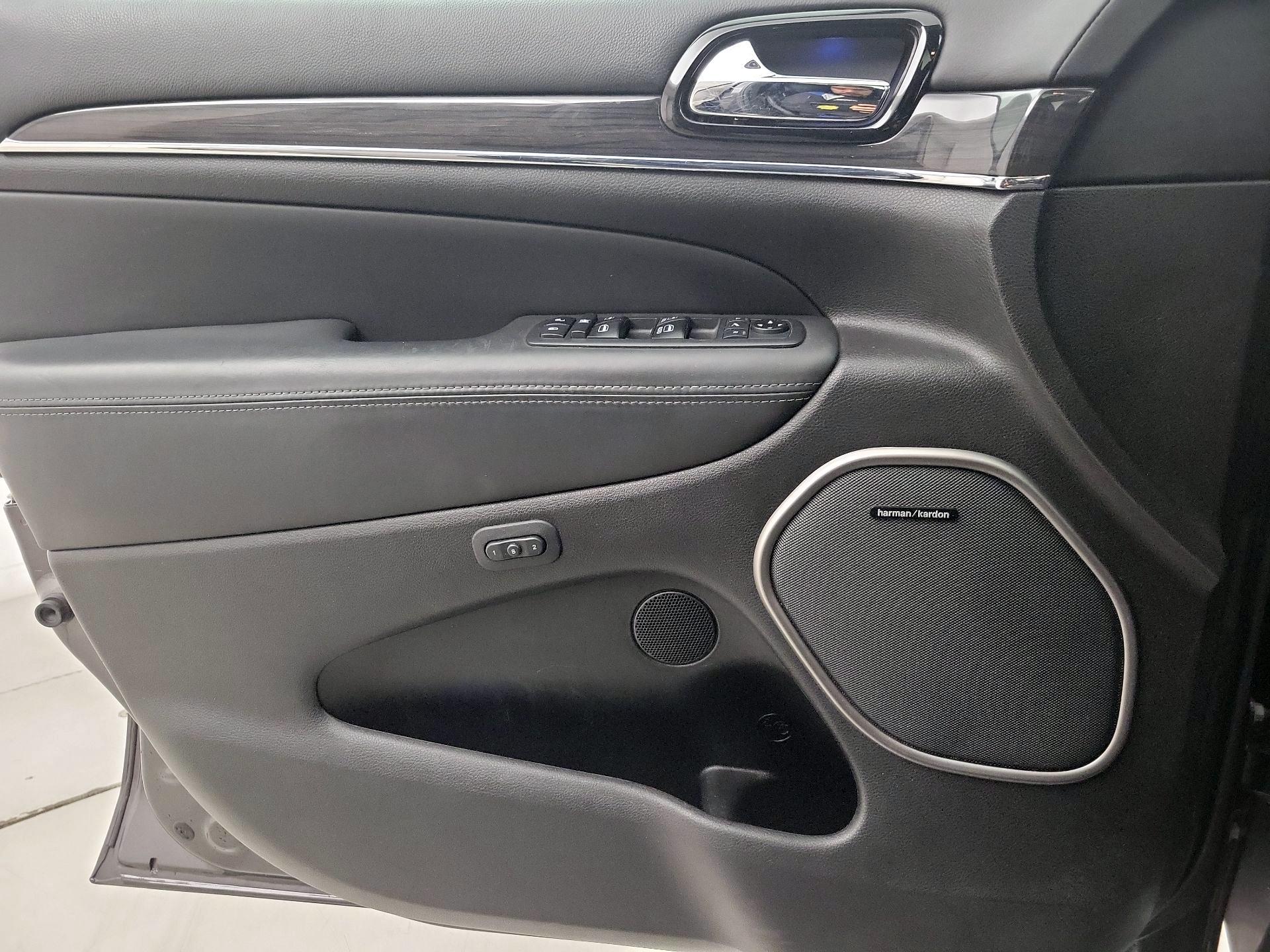 Thumbnail: 2019 Jeep Grand Cherokee - 12