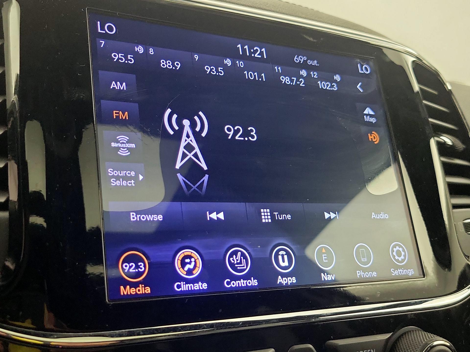 Thumbnail: 2019 Jeep Grand Cherokee - 16