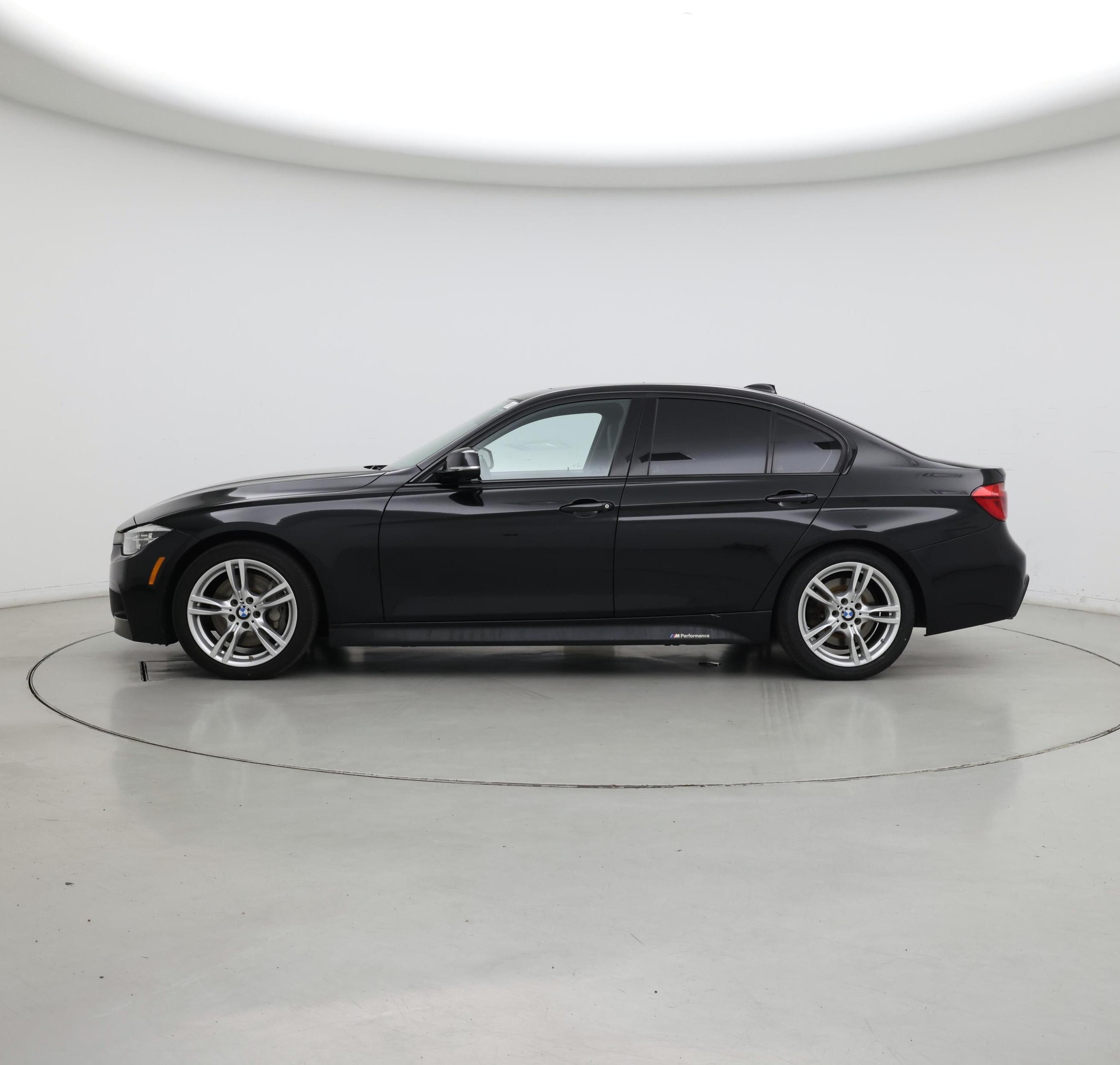 Thumbnail: 2018 BMW 3 Series - 3