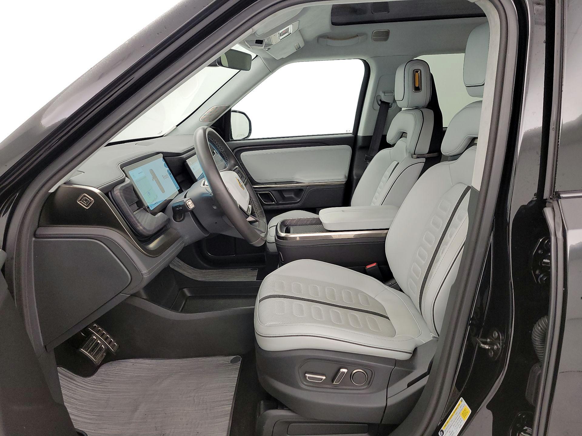 Thumbnail: 2023 Rivian R1S - 11