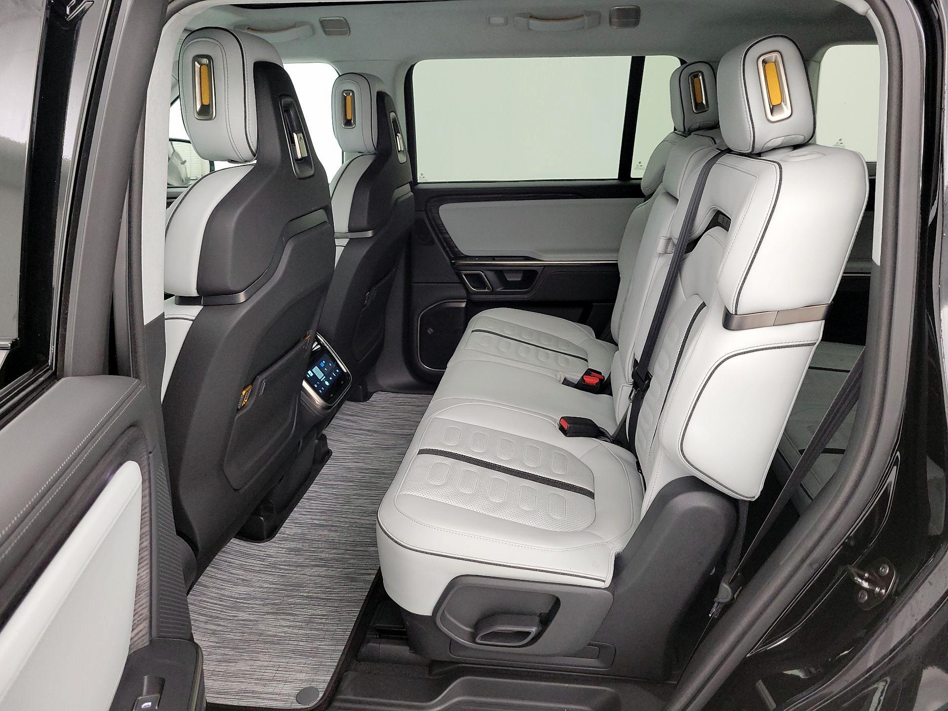 Thumbnail: 2023 Rivian R1S - 20