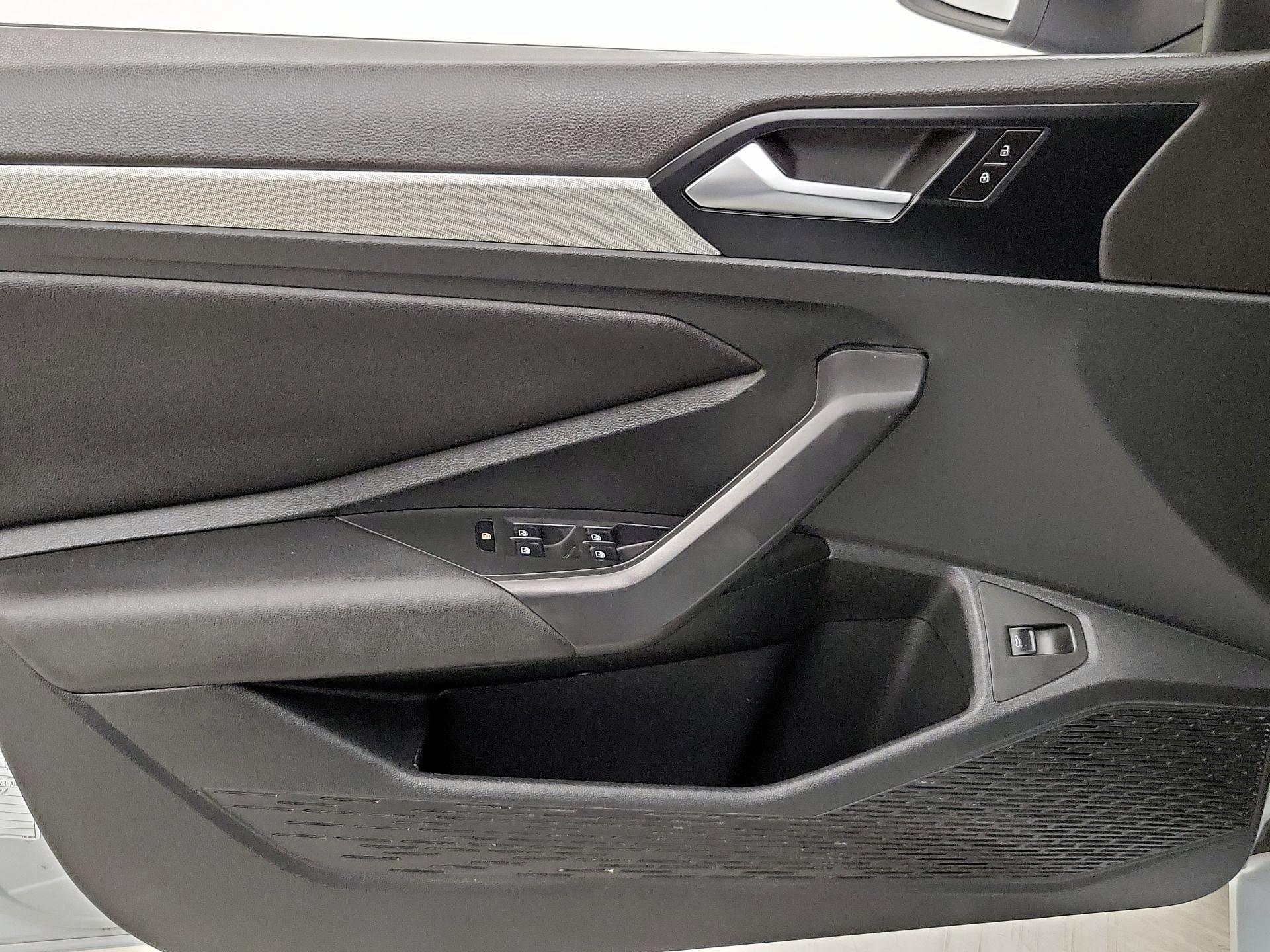 Thumbnail: 2019 Volkswagen Jetta - 12