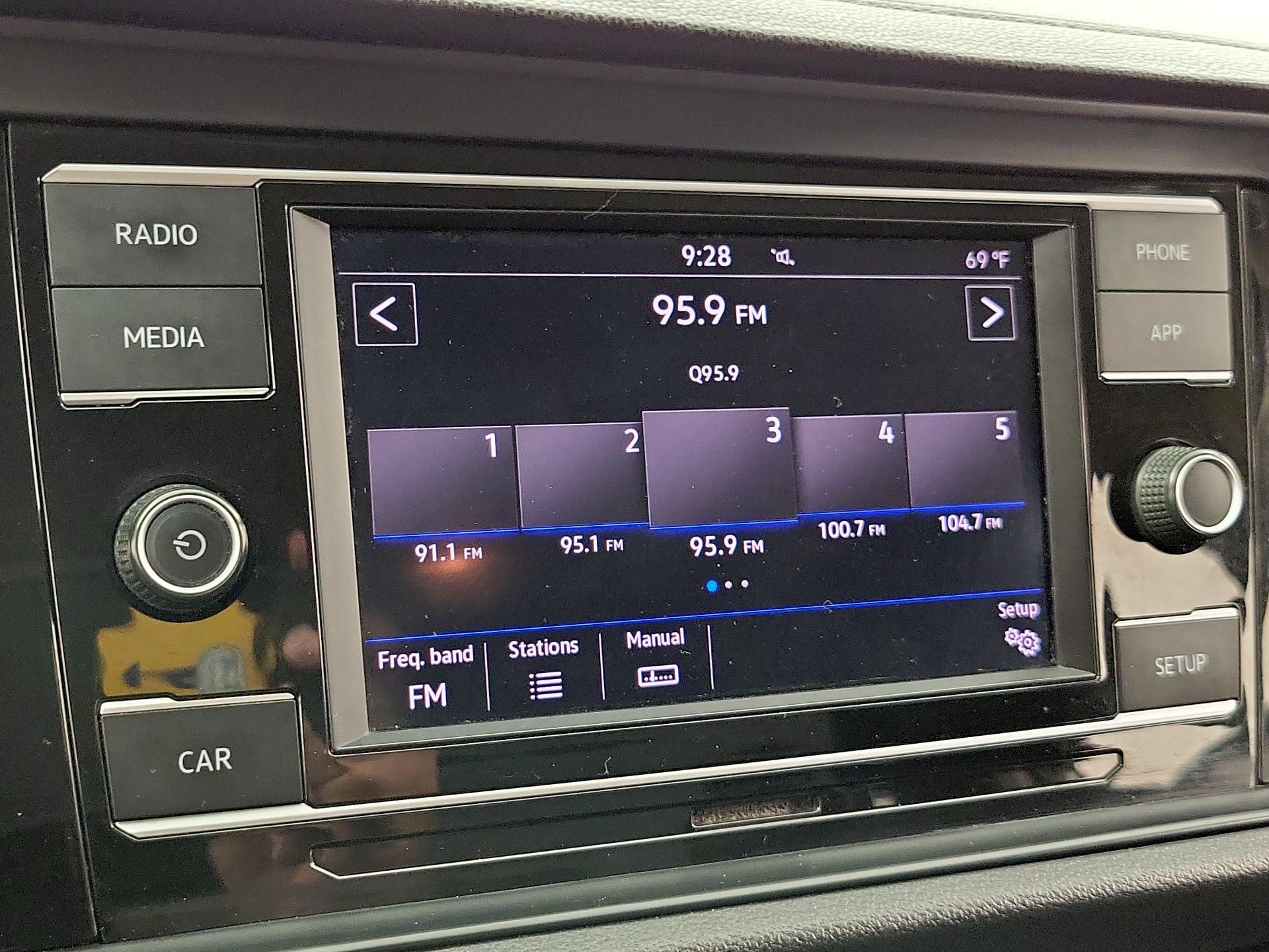 Thumbnail: 2019 Volkswagen Jetta - 15